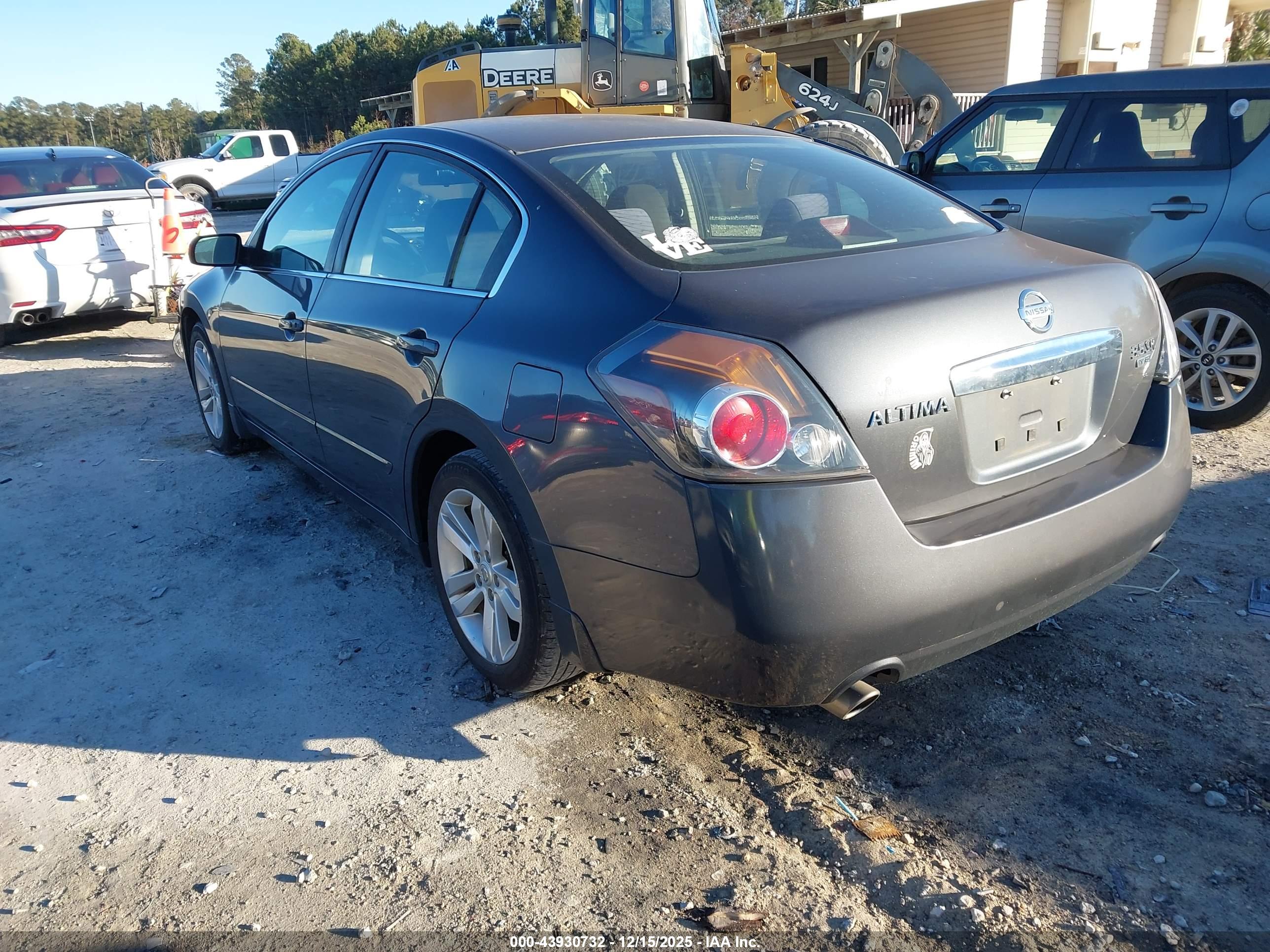 NISSAN ALTIMA image 3