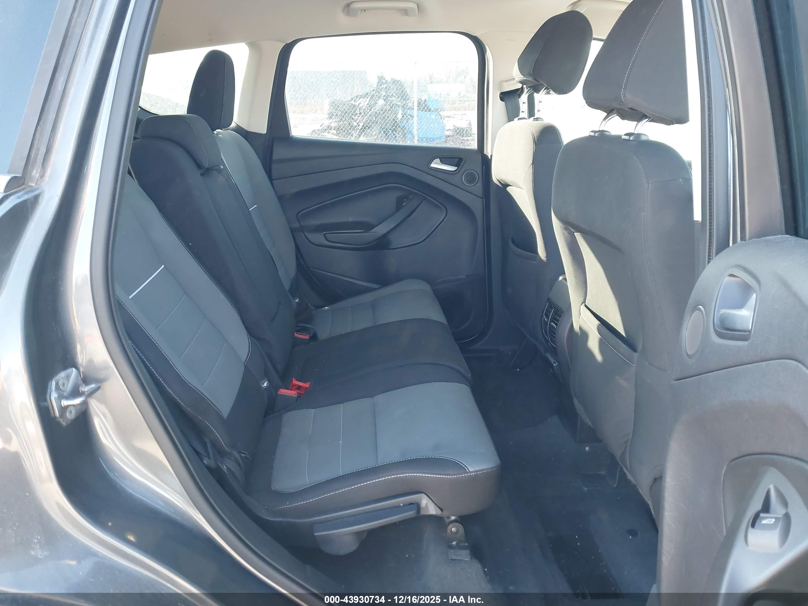 FORD ESCAPE image 8