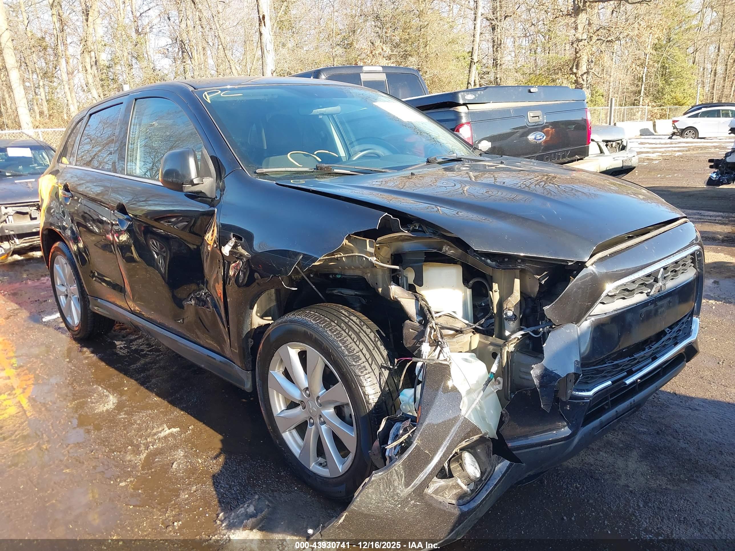 MITSUBISHI OUTLANDER image 6