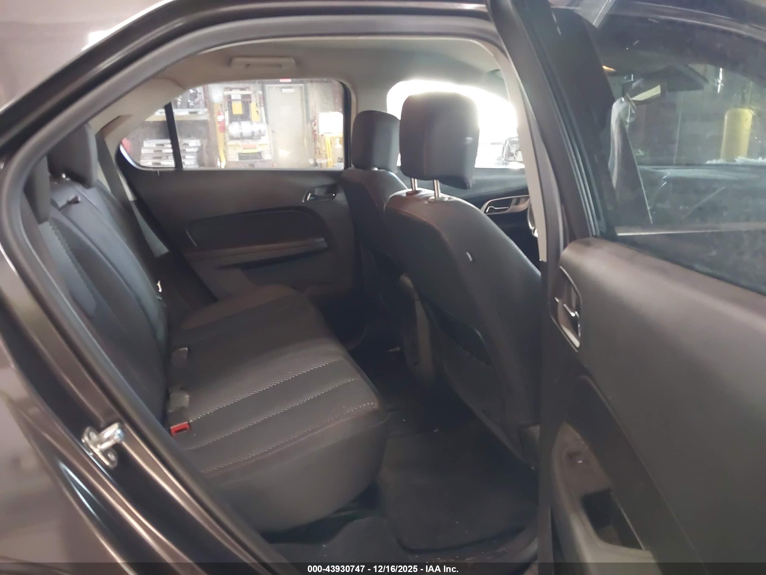 CHEVROLET EQUINOX image 8