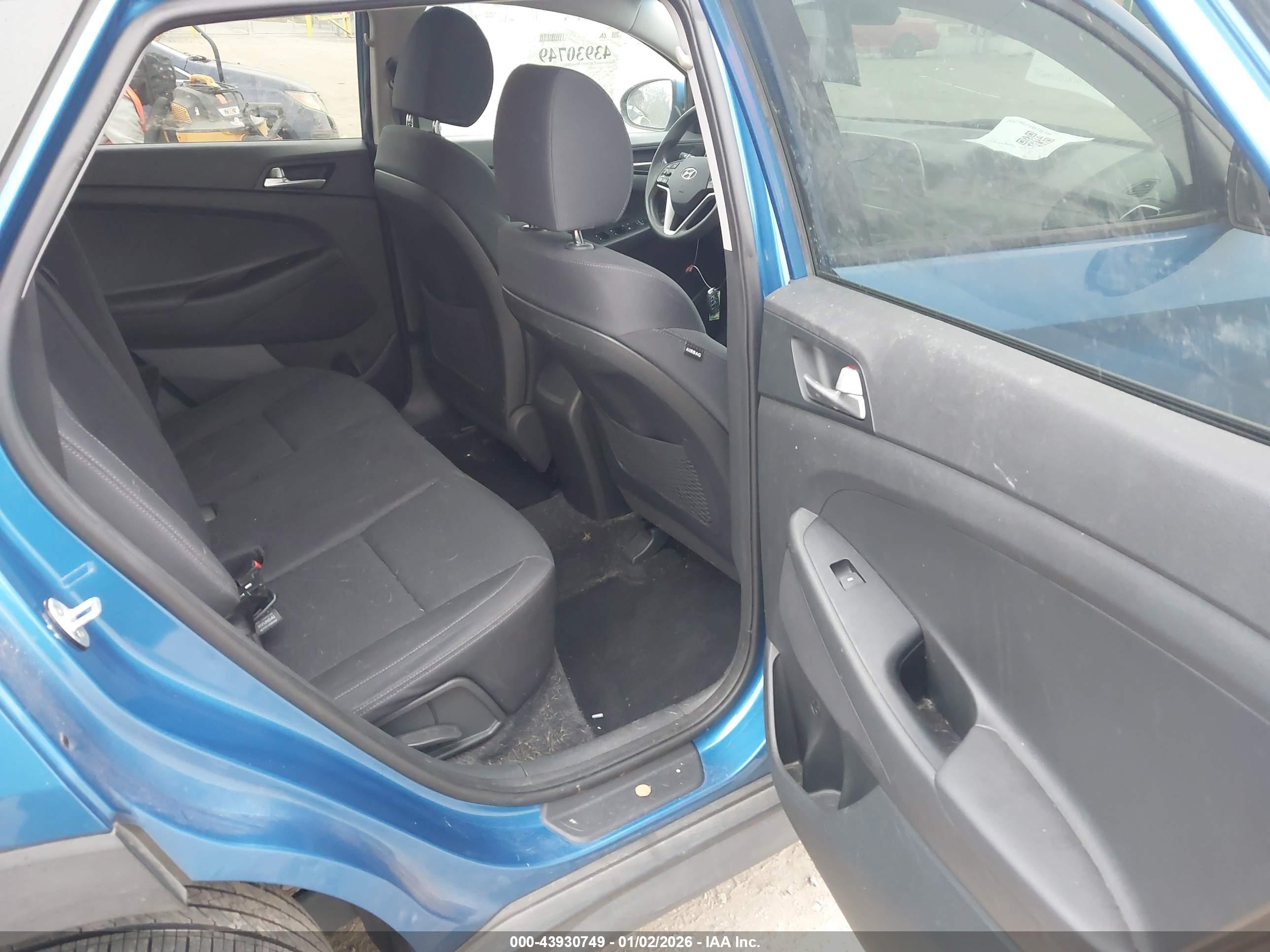 HYUNDAI TUCSON image 8