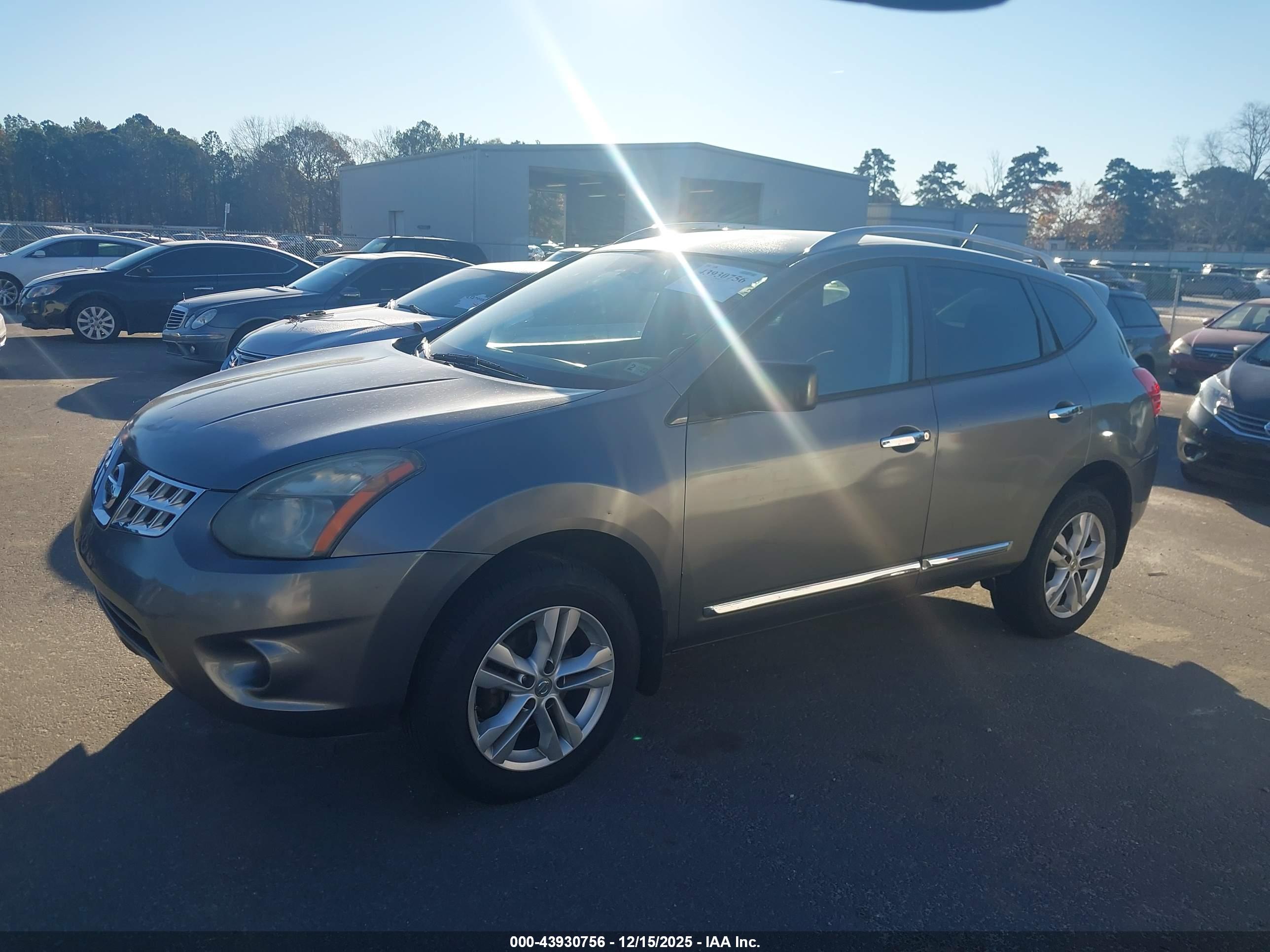 NISSAN ROGUE image 2