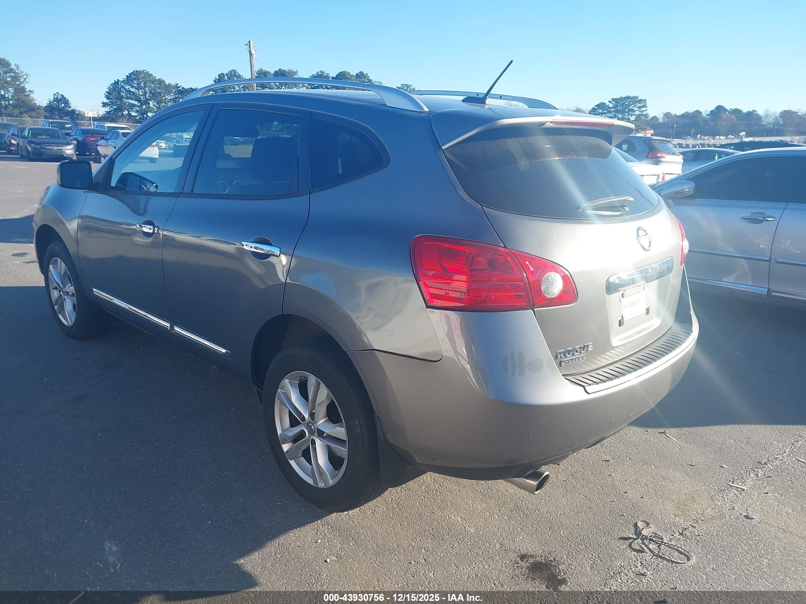 NISSAN ROGUE image 3