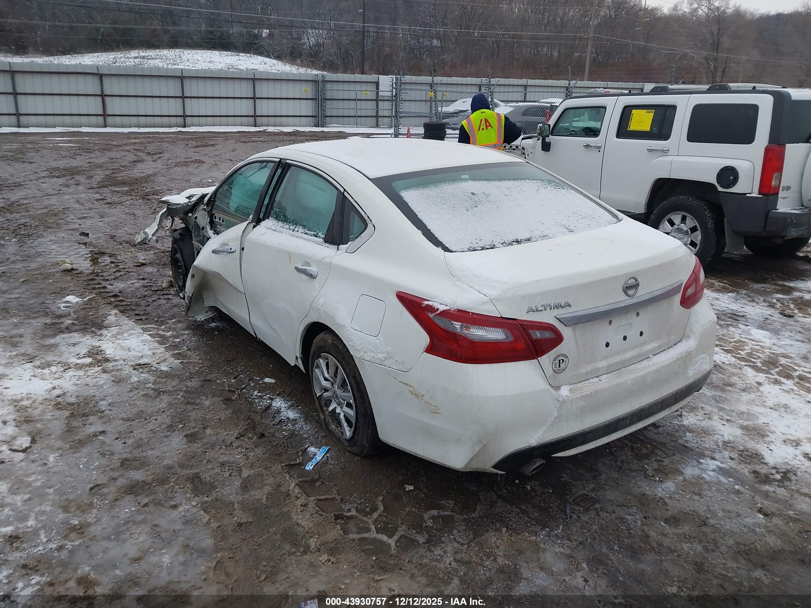 NISSAN ALTIMA image 3