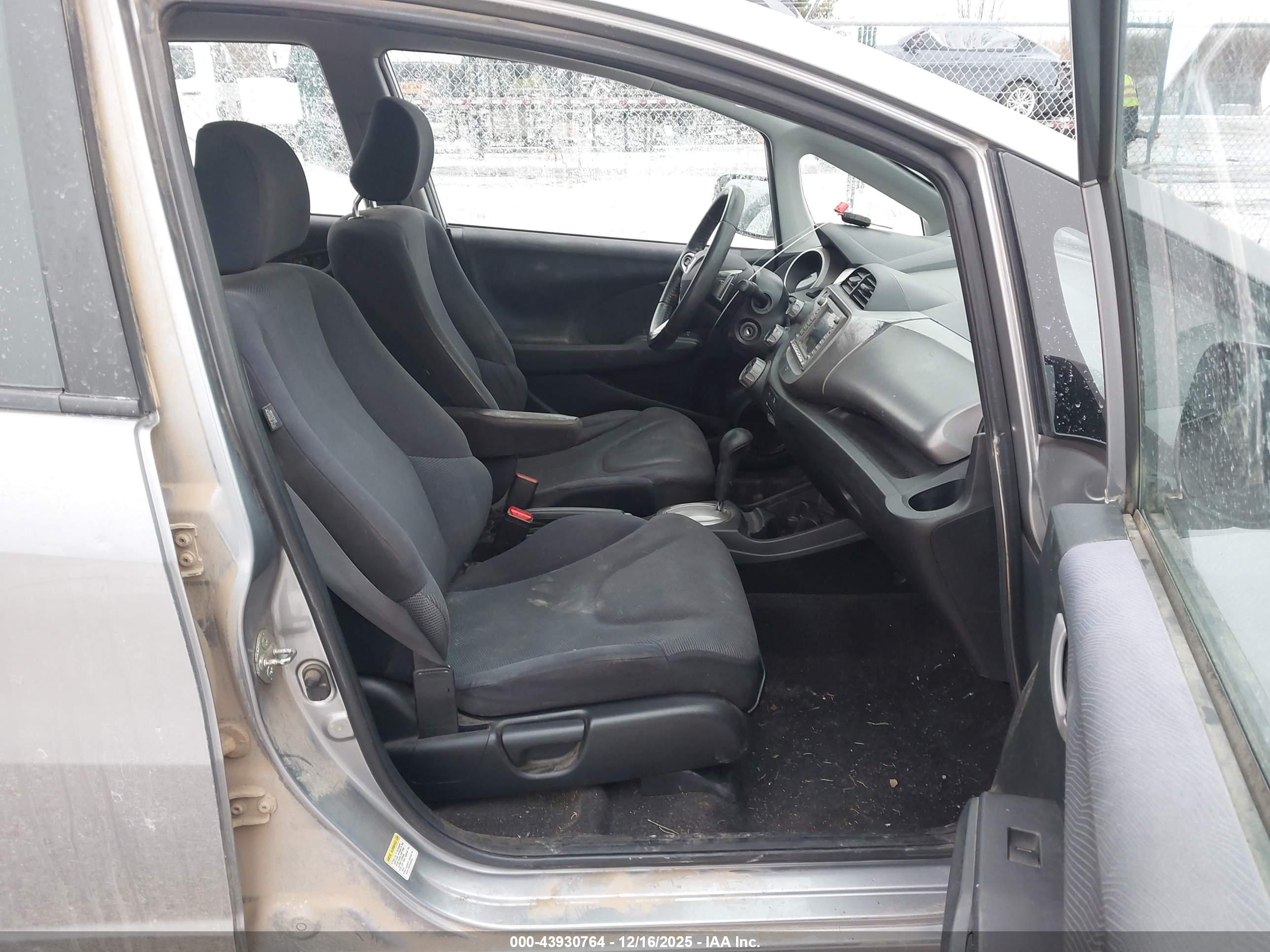 HONDA FIT image 5