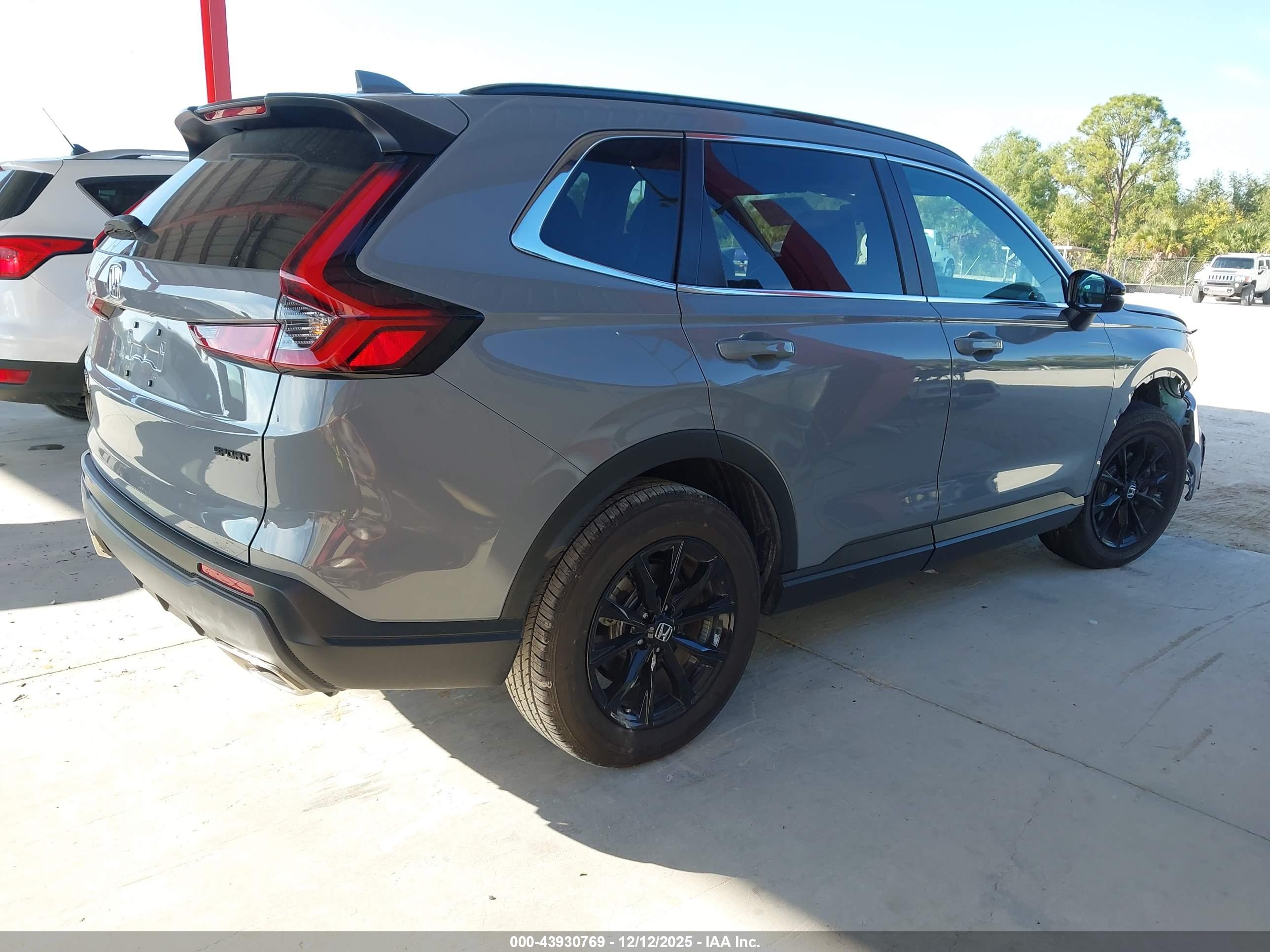 HONDA CR-V image 4