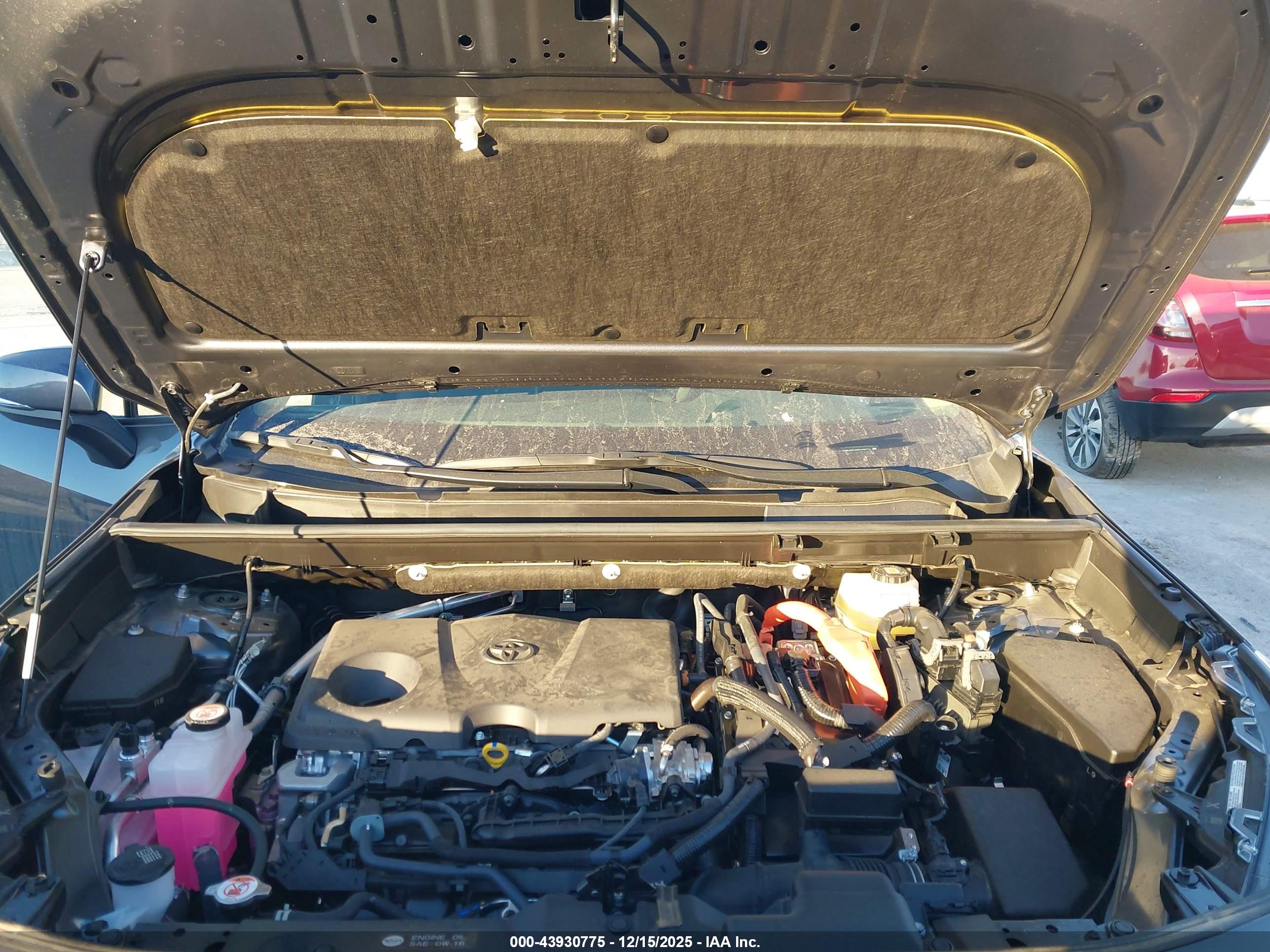 TOYOTA RAV4 image 10