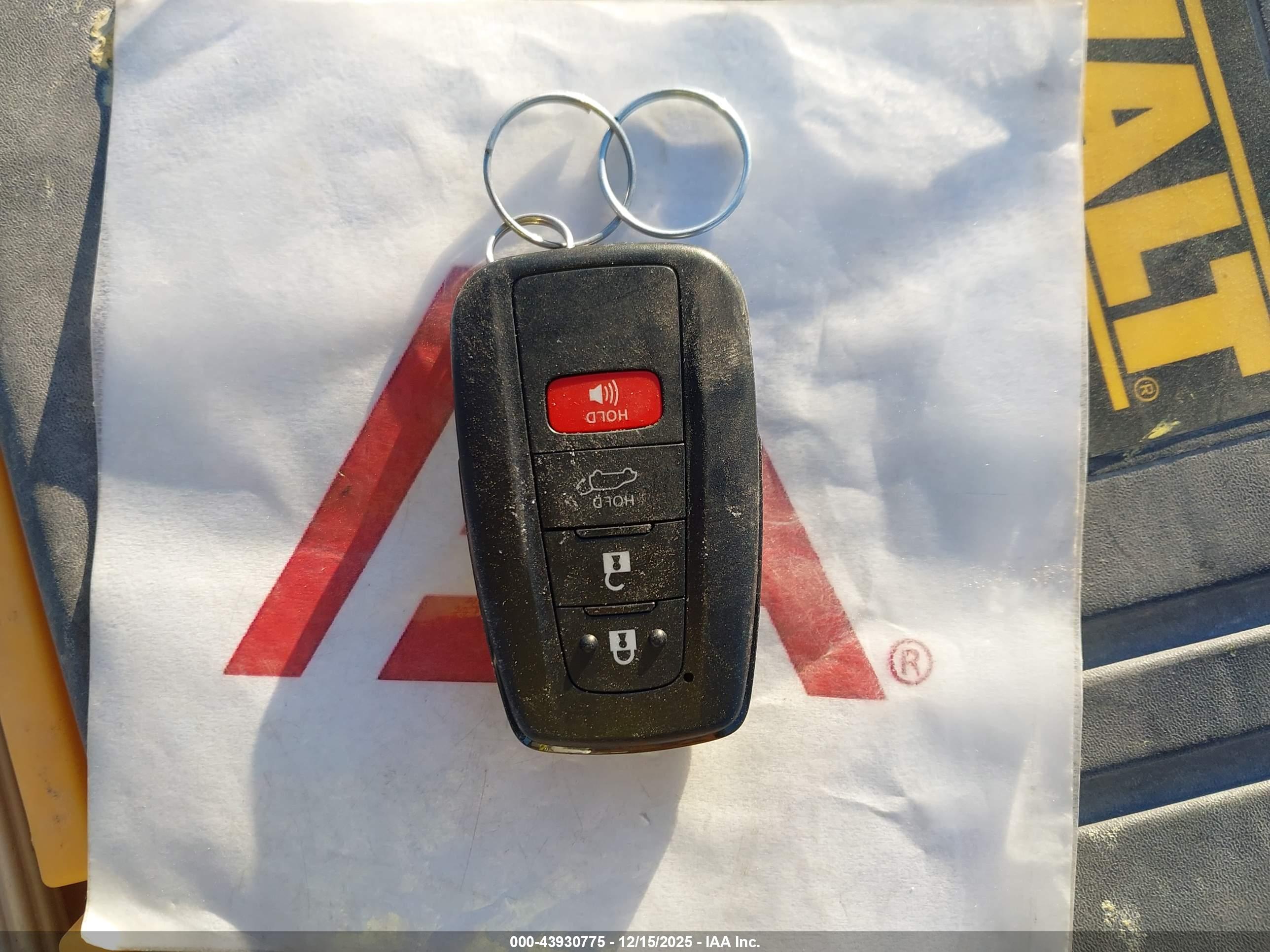 TOYOTA RAV4 image 11