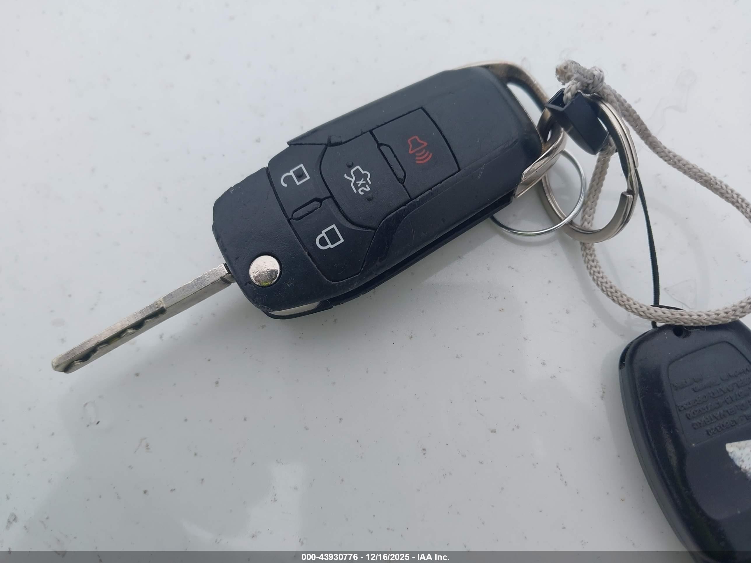 FORD FUSION image 11
