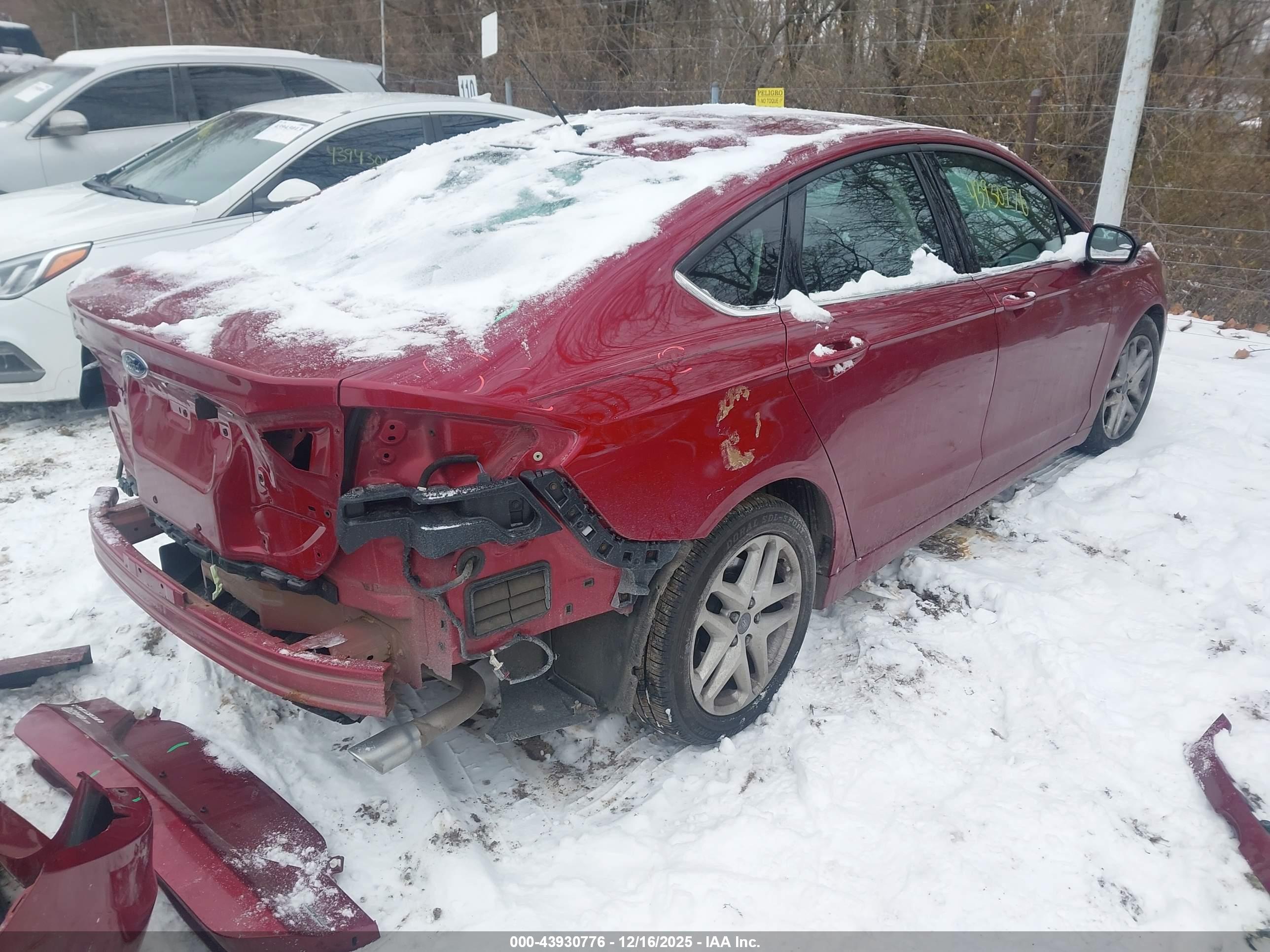 FORD FUSION image 4