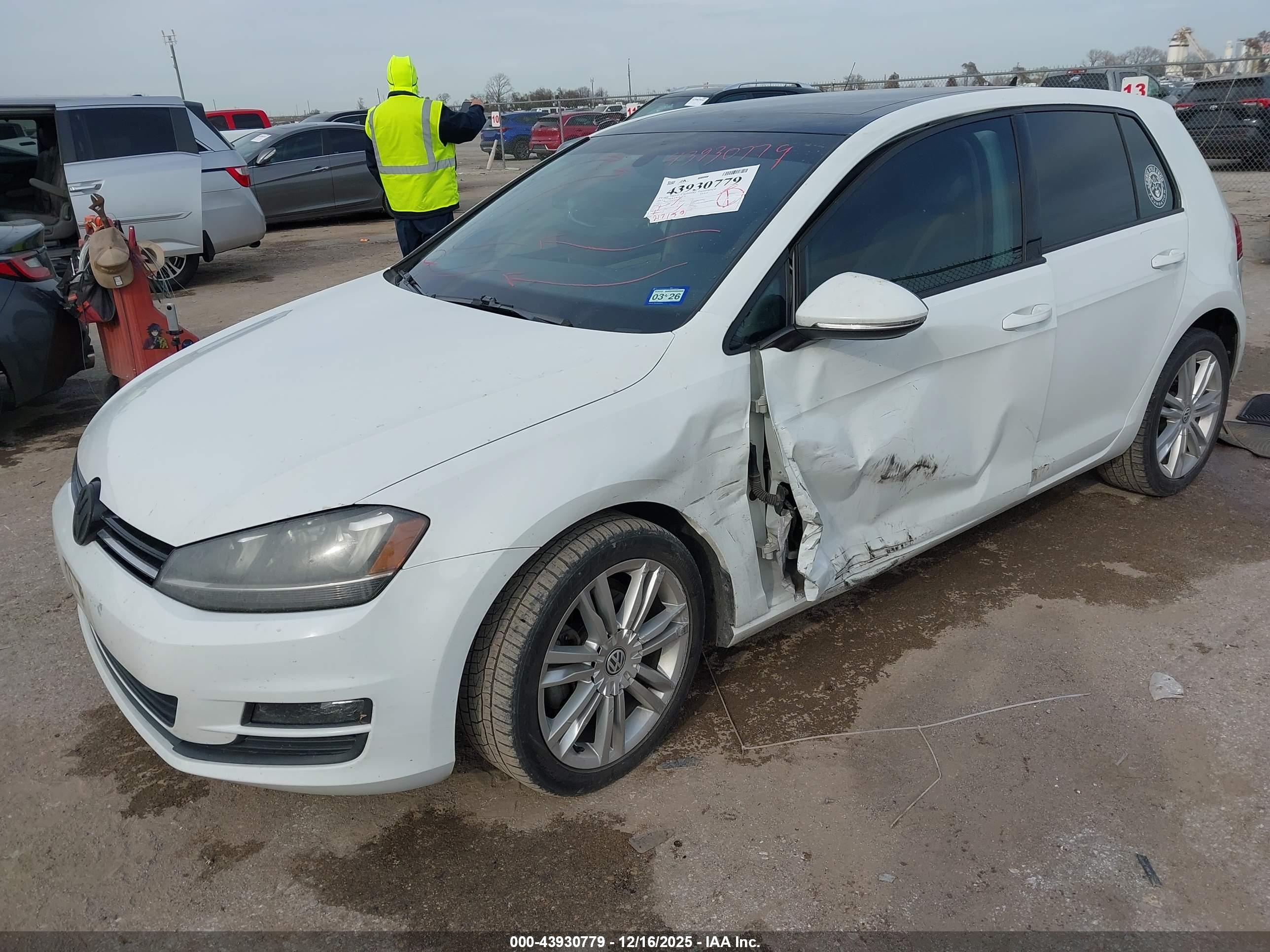 VOLKSWAGEN GOLF image 2