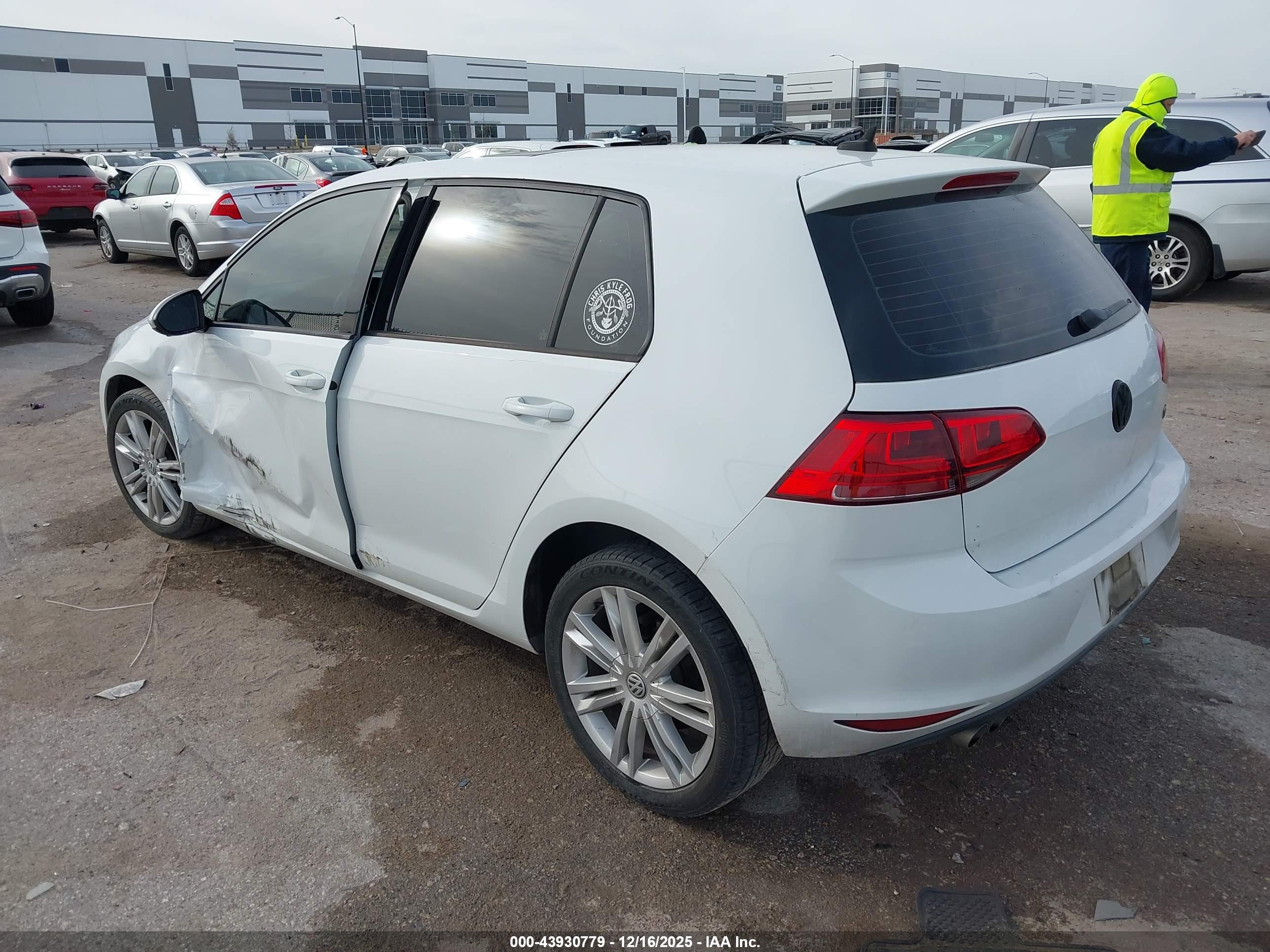 VOLKSWAGEN GOLF image 3