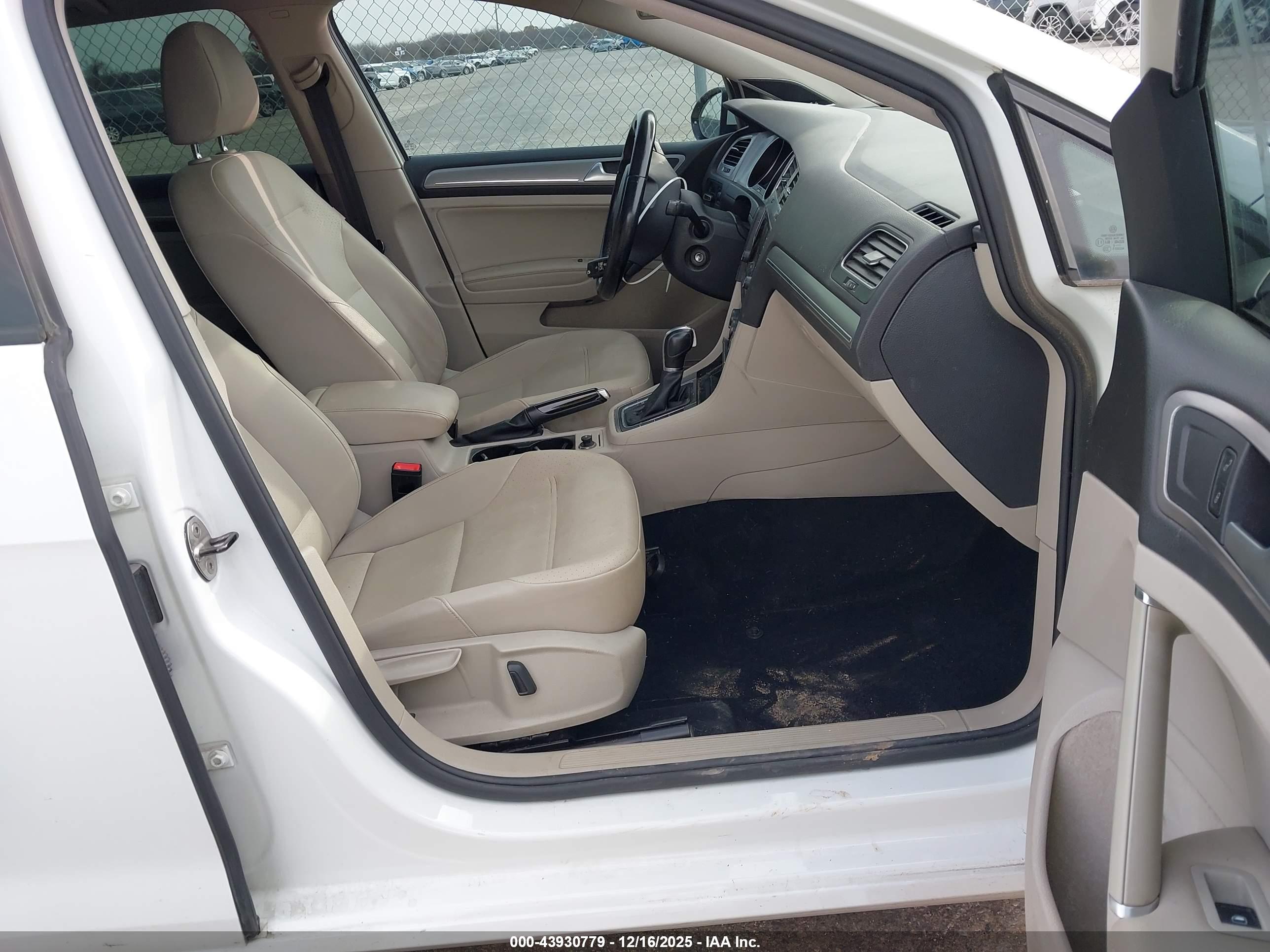 VOLKSWAGEN GOLF image 5