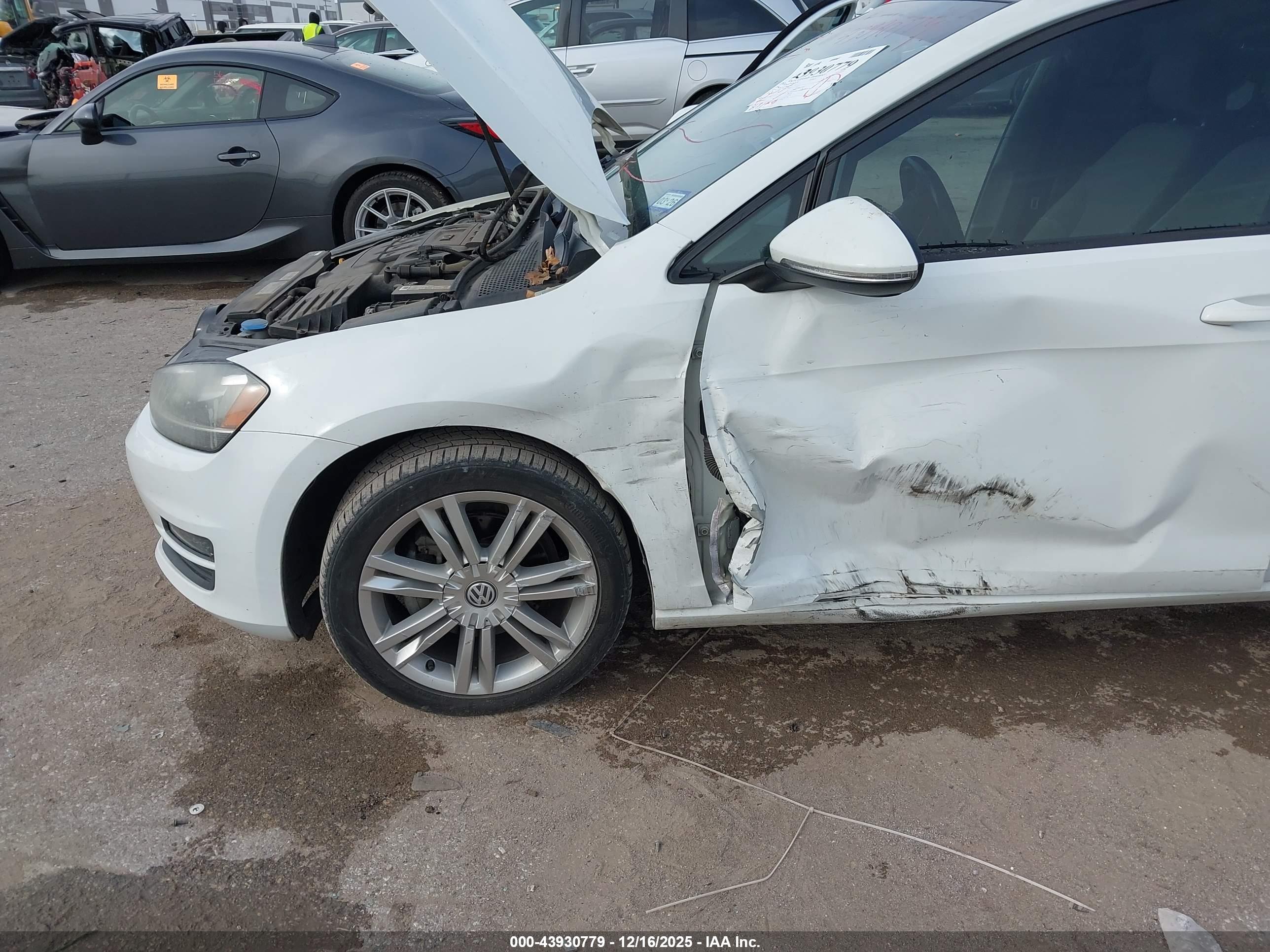 VOLKSWAGEN GOLF image 6