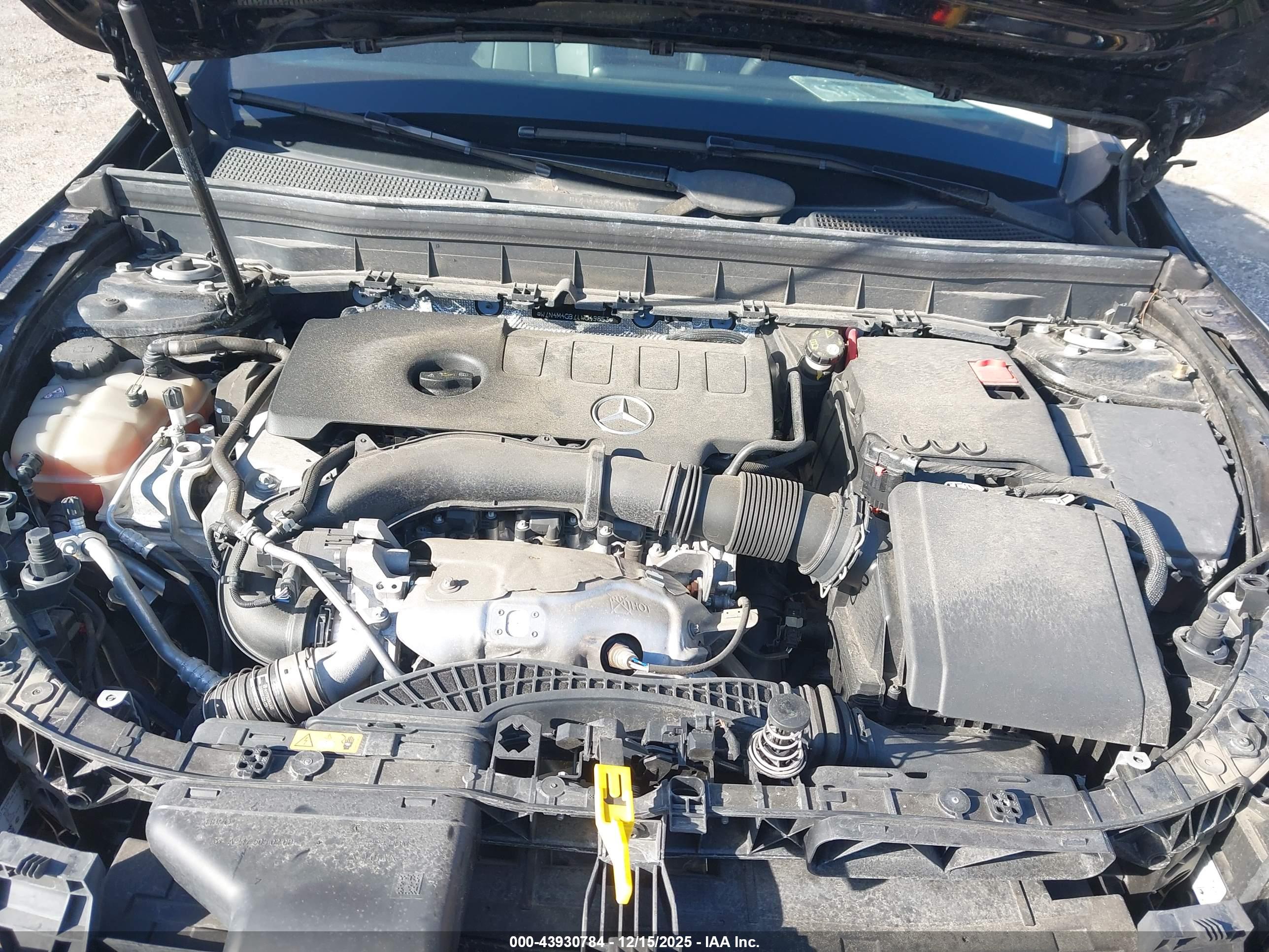 MERCEDES-BENZ GLB image 10