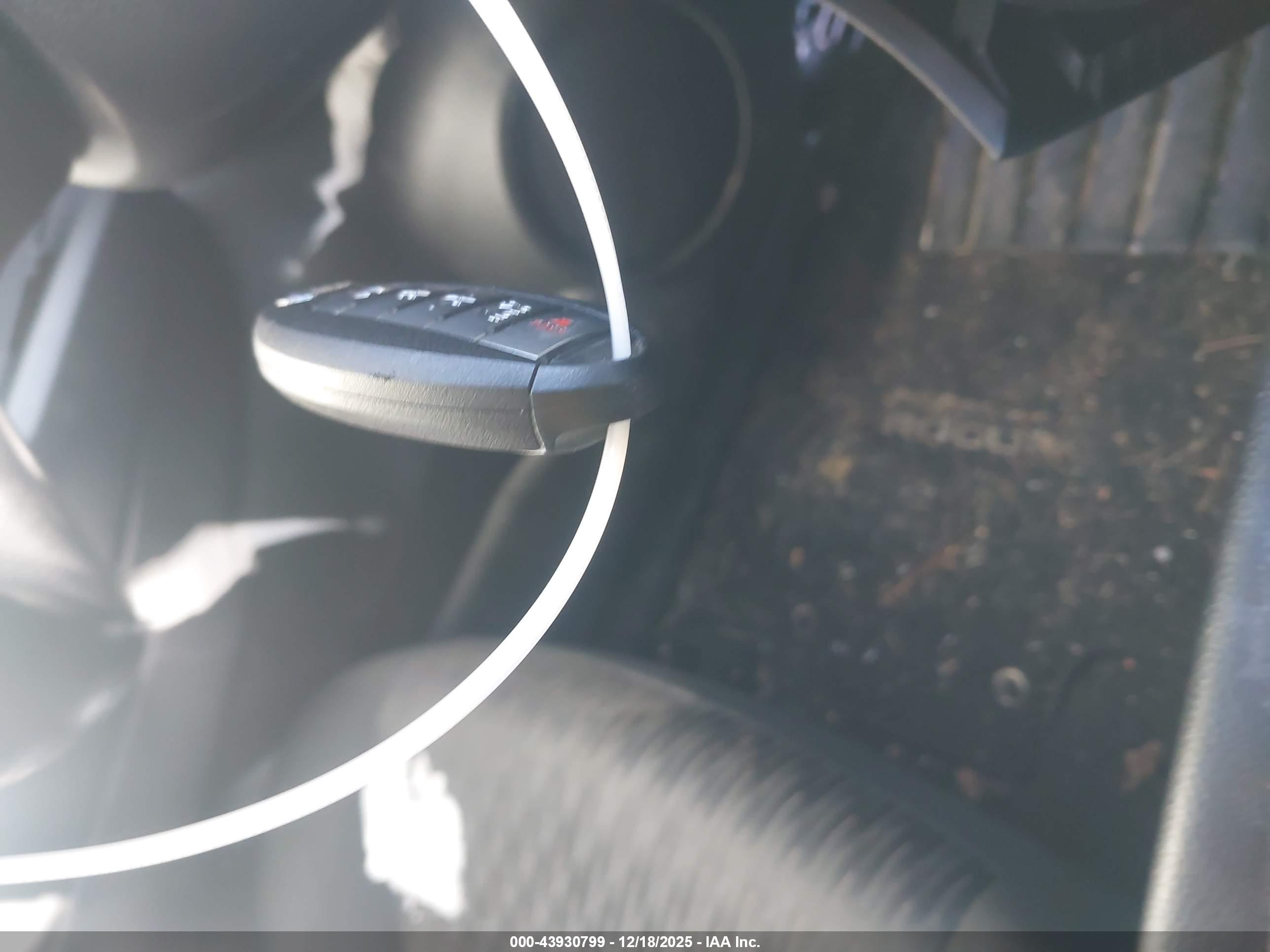 NISSAN ROGUE image 11