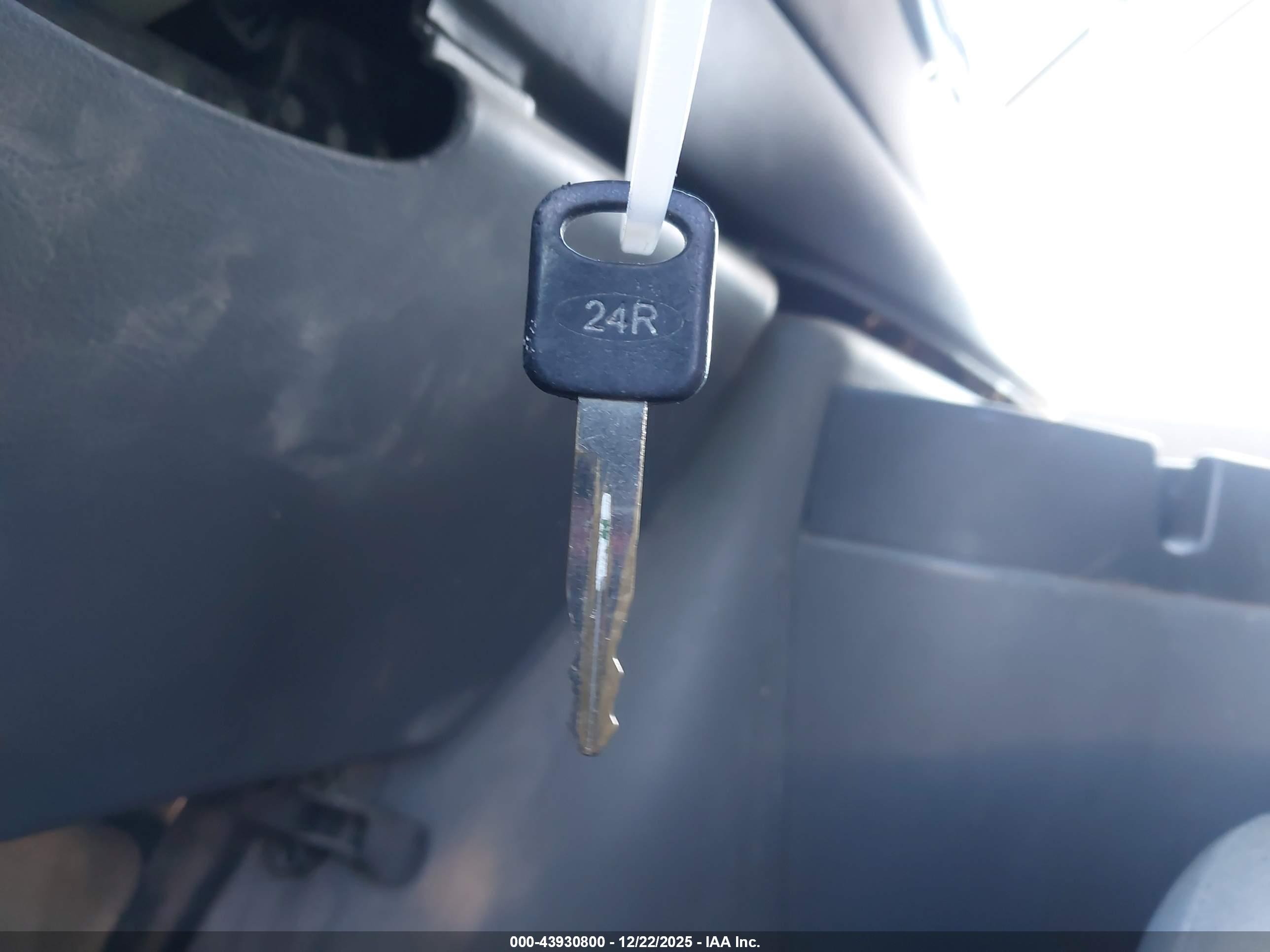 FORD E-250 image 11
