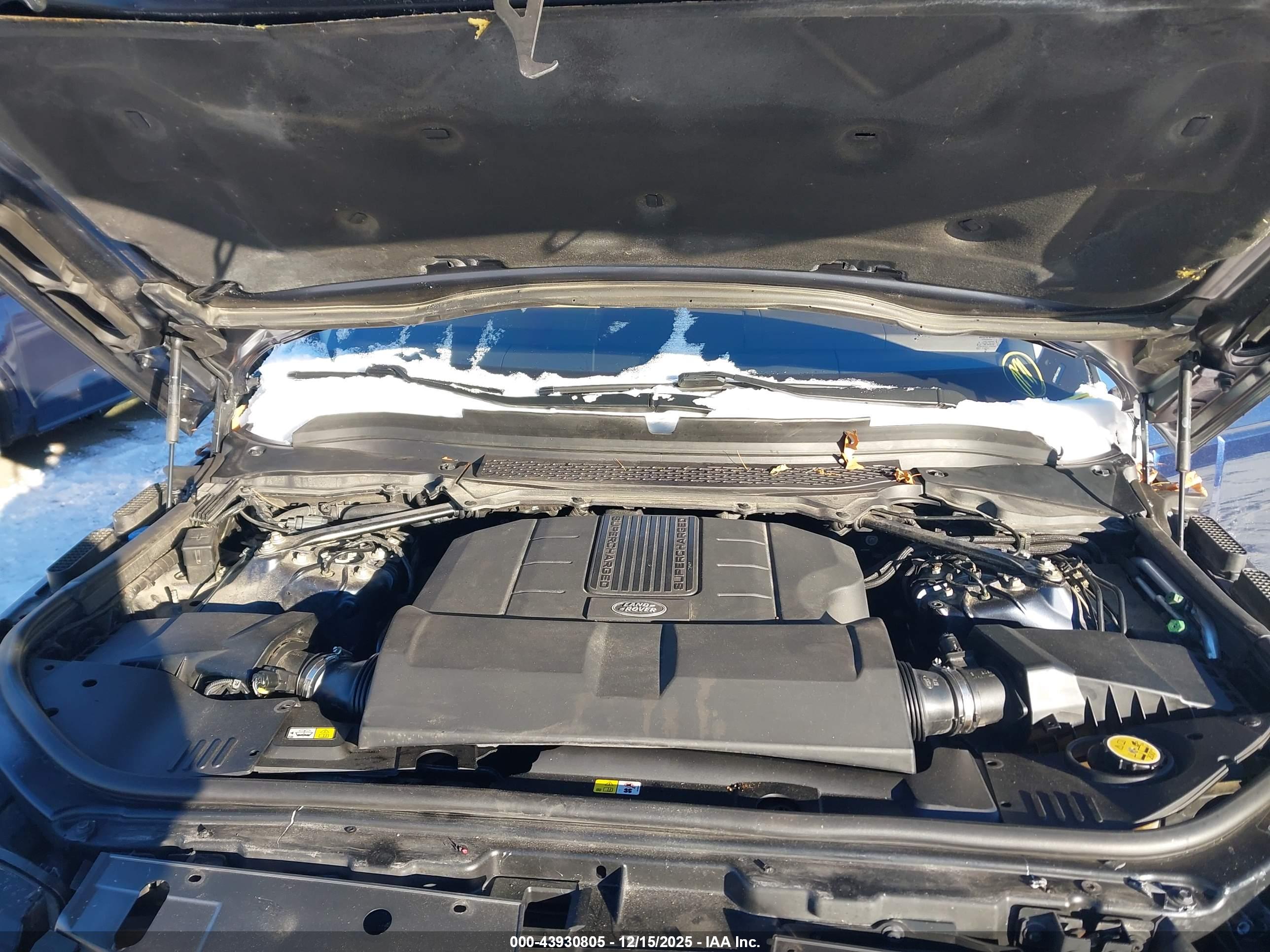 LAND ROVER image 10