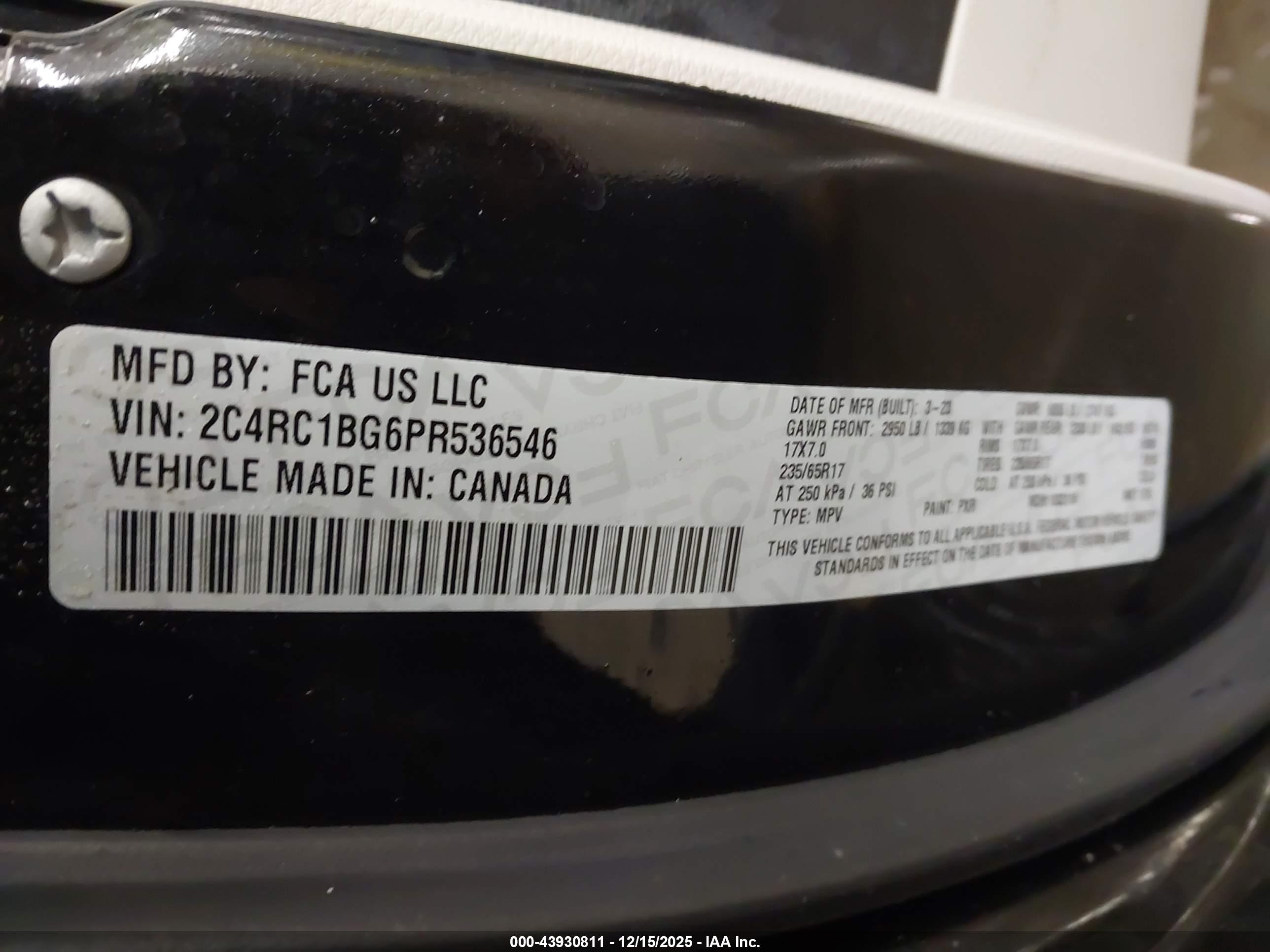 CHRYSLER PACIFICA image 9