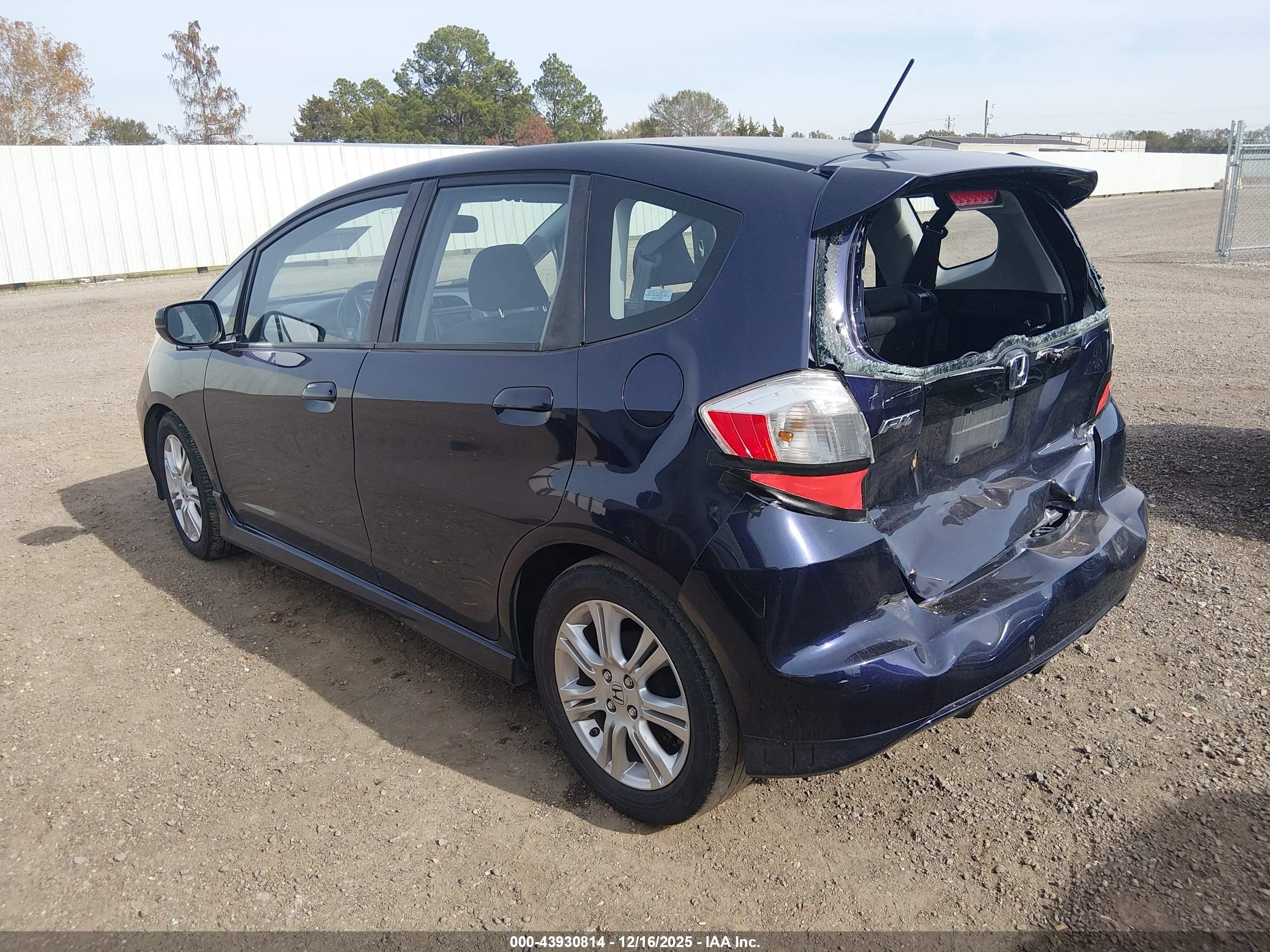 HONDA FIT image 3
