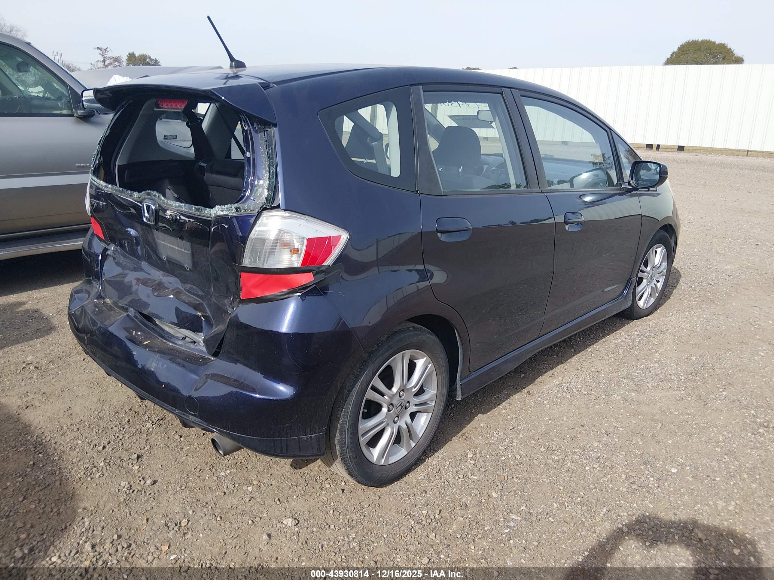 HONDA FIT image 4
