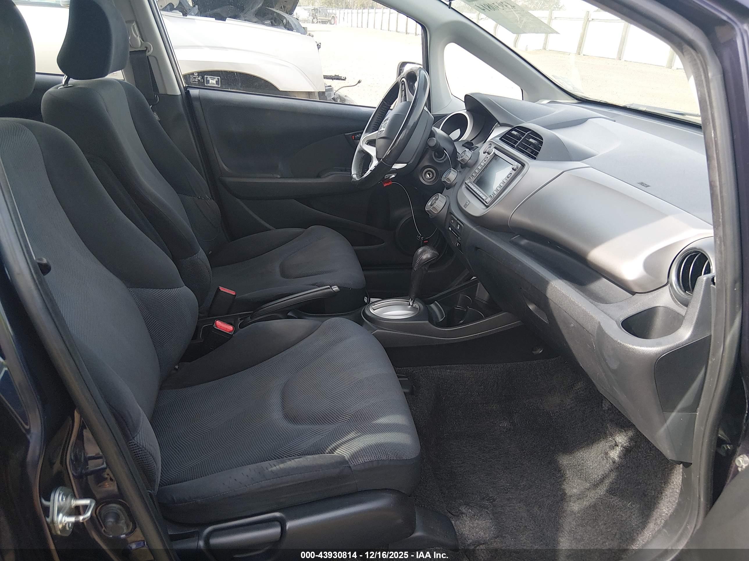 HONDA FIT image 5