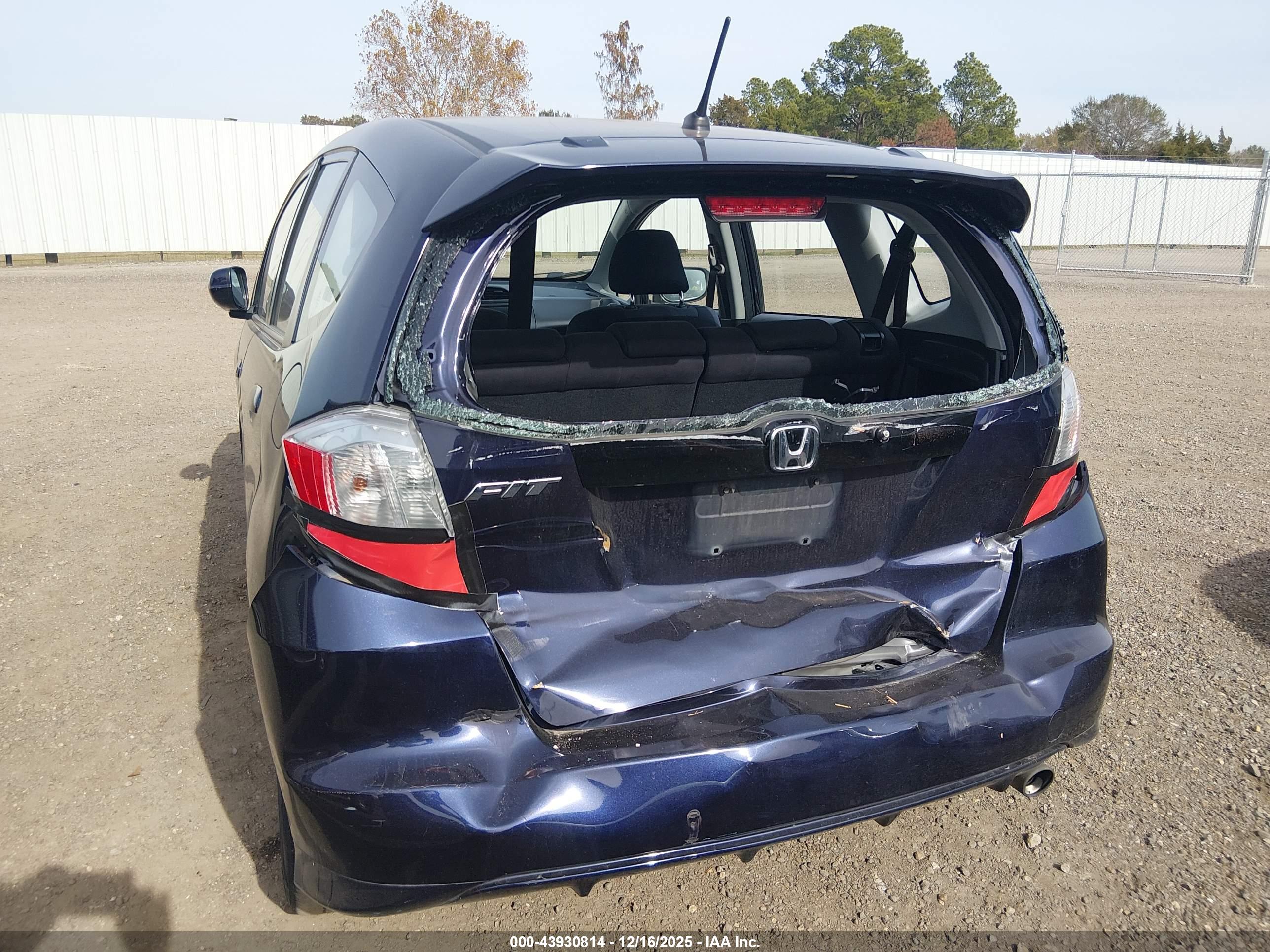 HONDA FIT image 6