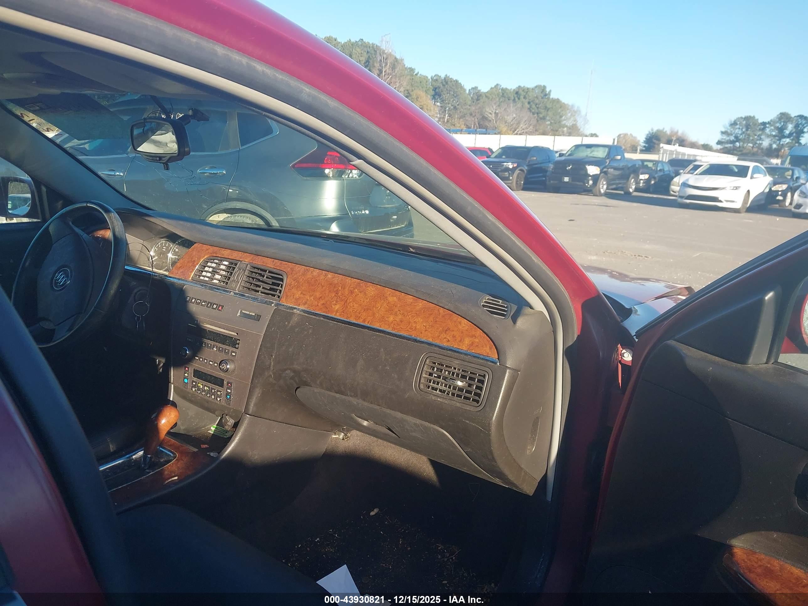 BUICK LACROSSE image 5
