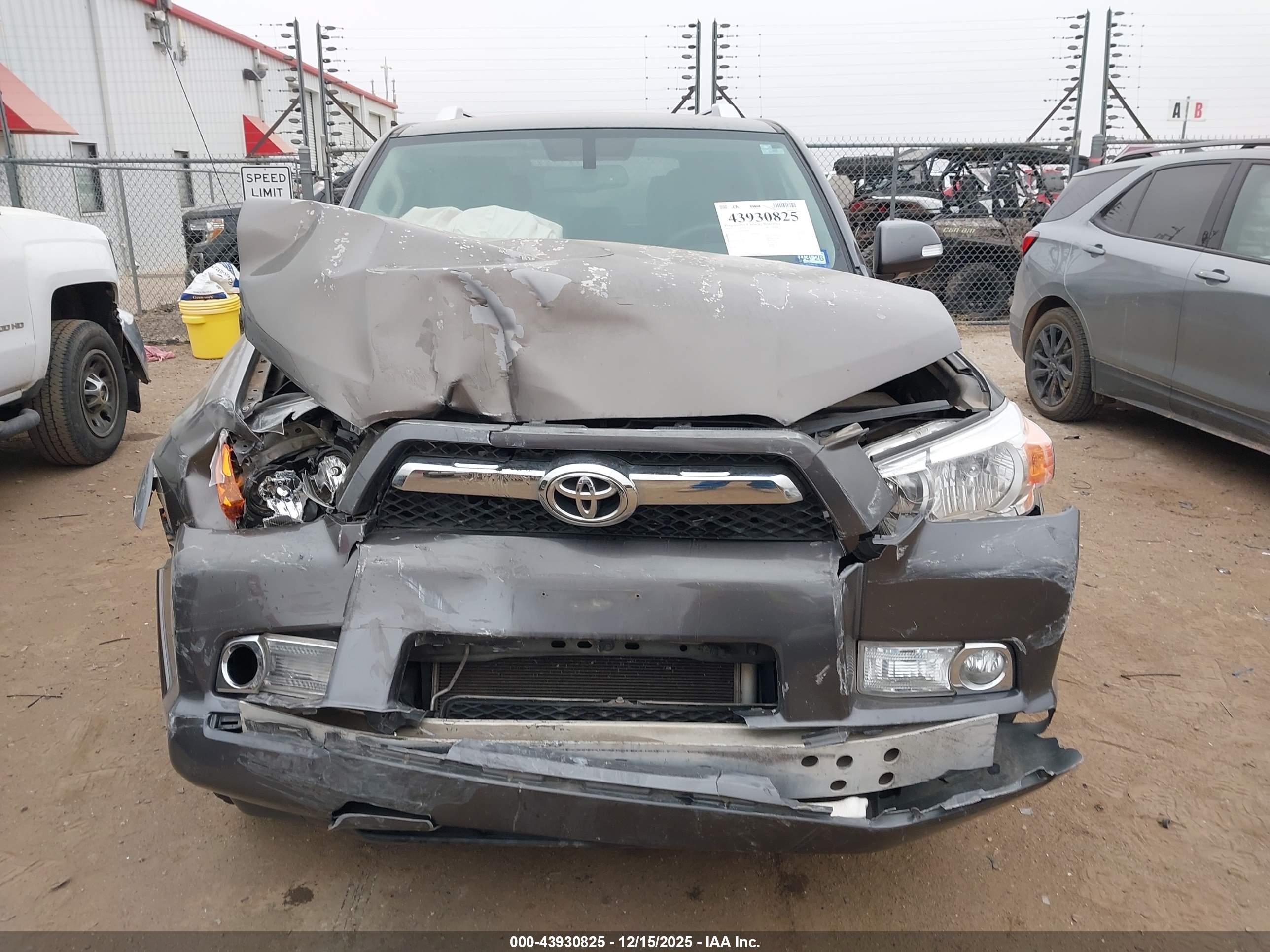 TOYOTA 4RUNNER image 6