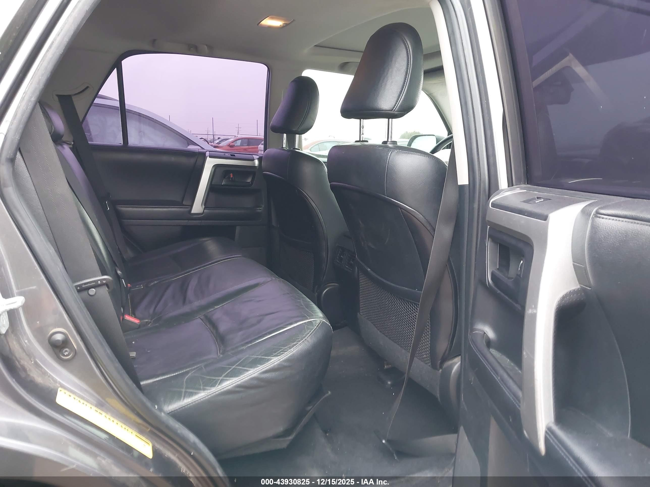 TOYOTA 4RUNNER image 8