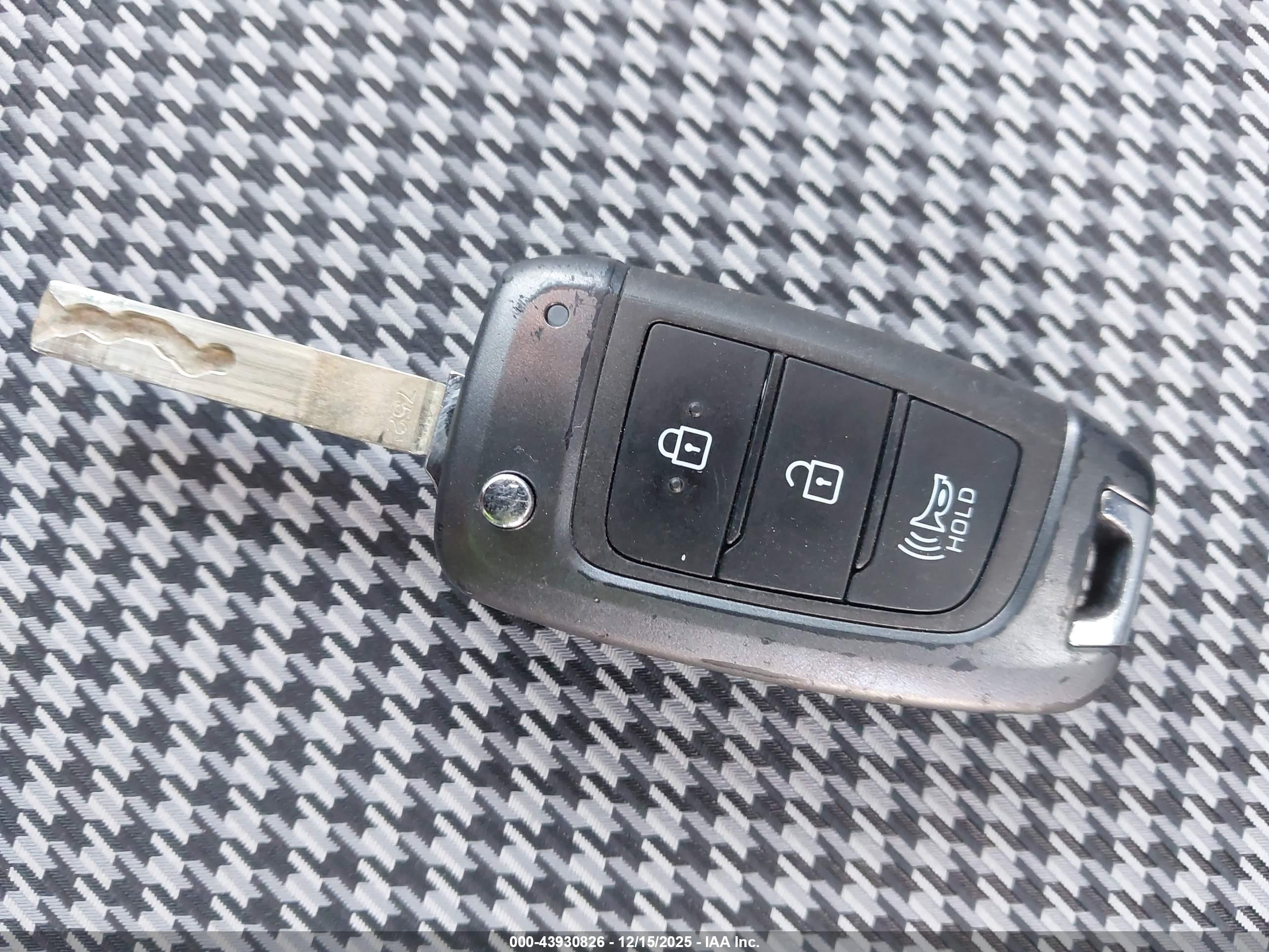 HYUNDAI KONA image 11