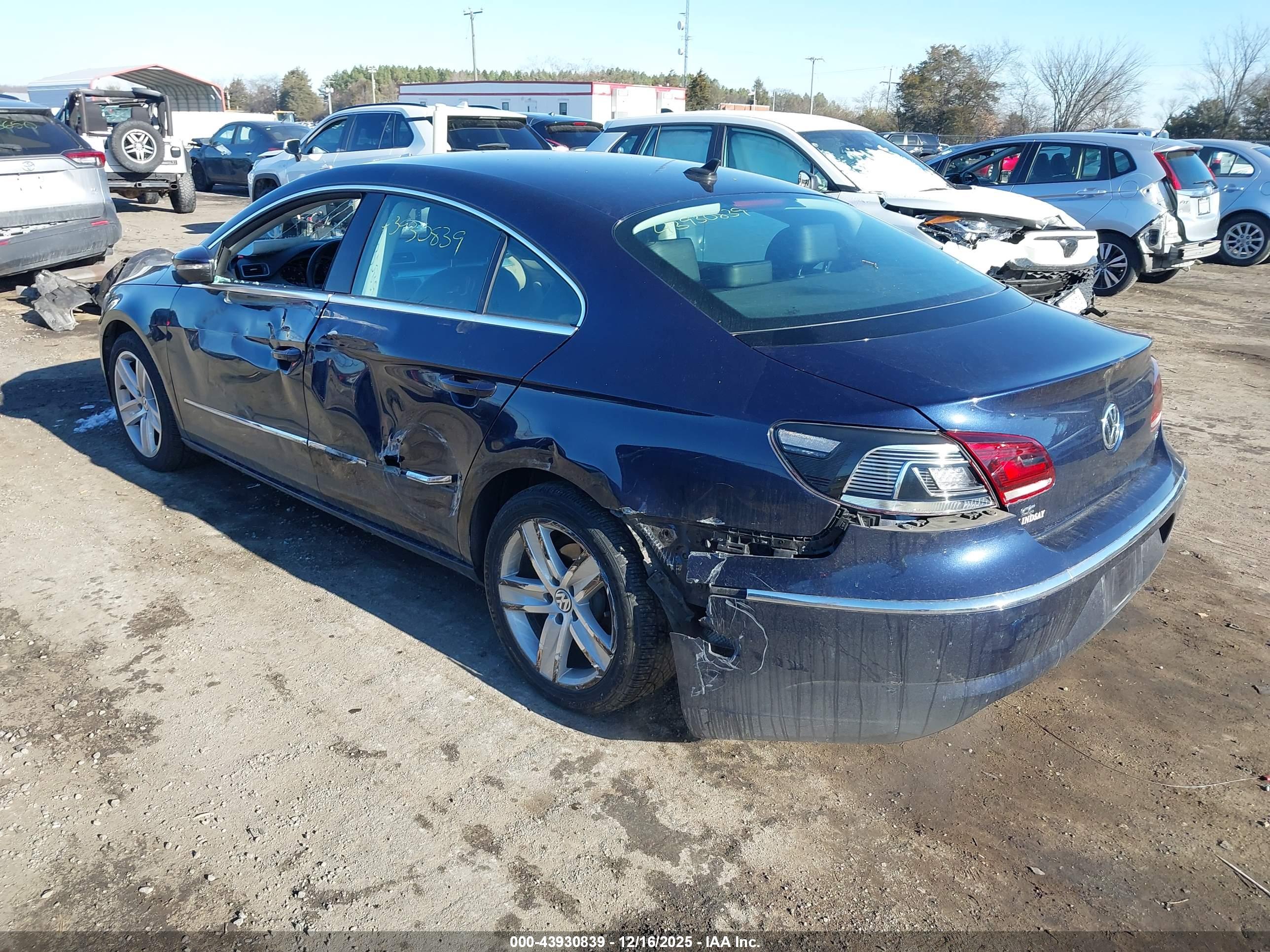 VOLKSWAGEN CC image 3