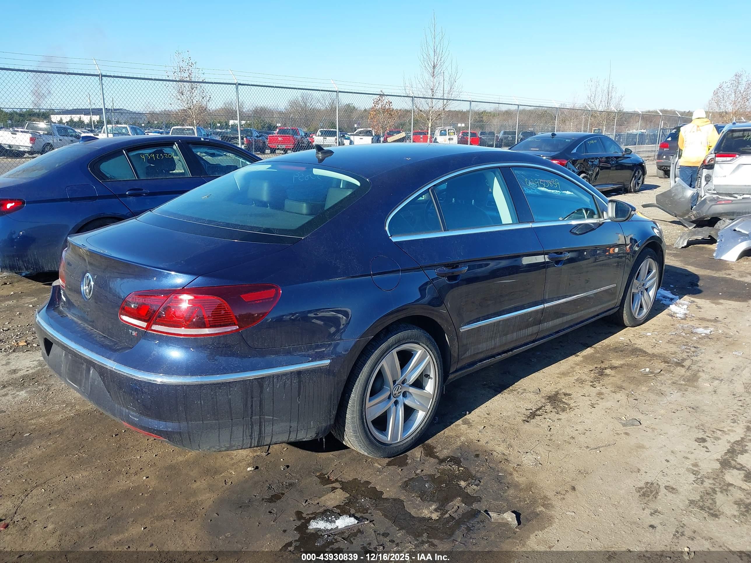 VOLKSWAGEN CC image 4