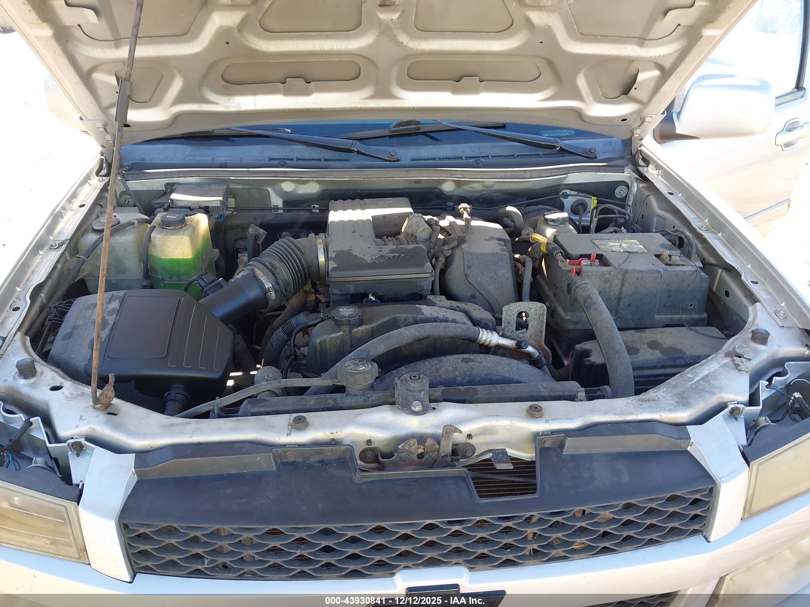 CHEVROLET COLORADO image 10