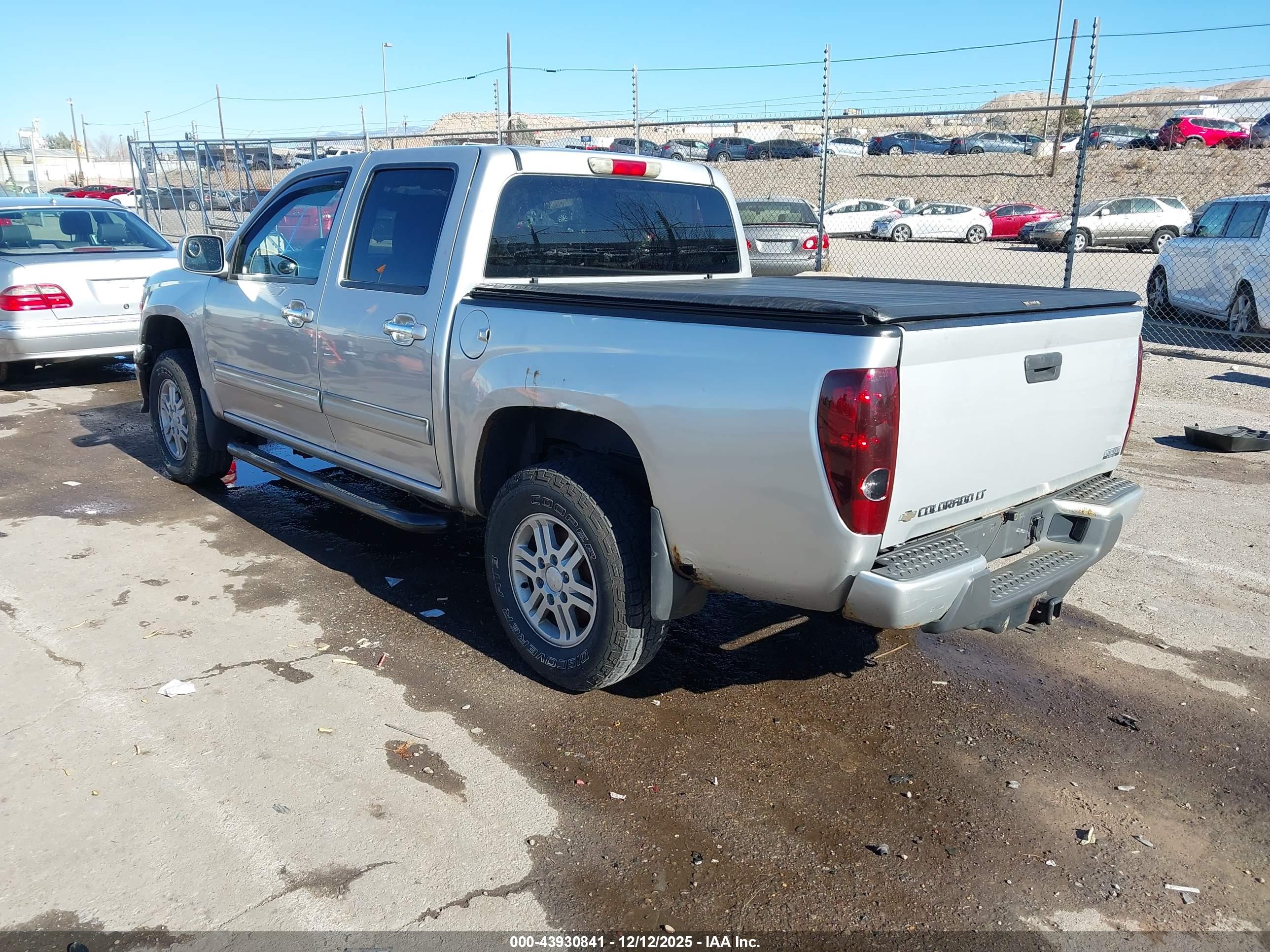 CHEVROLET COLORADO image 3