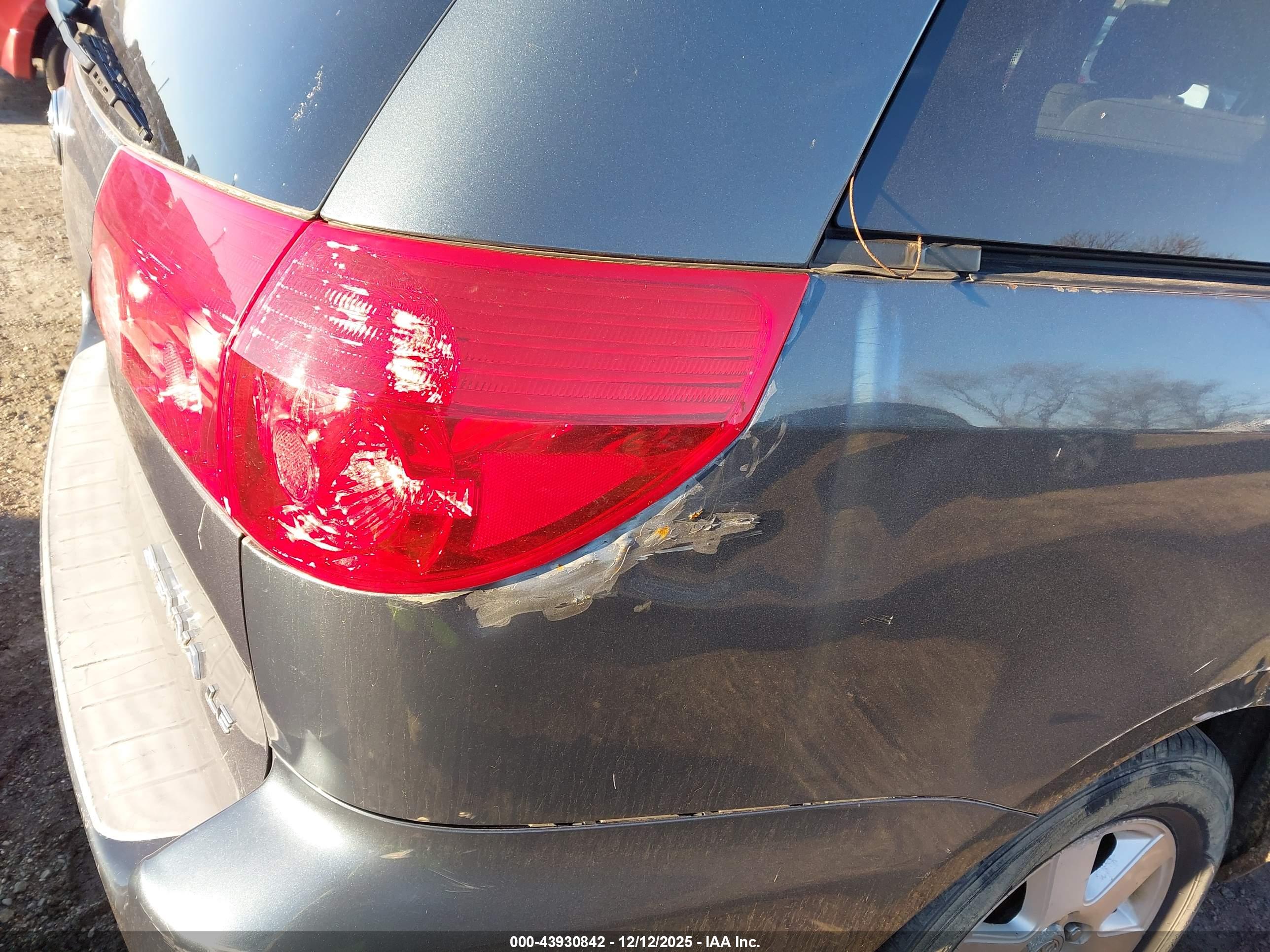 TOYOTA SIENNA image 6