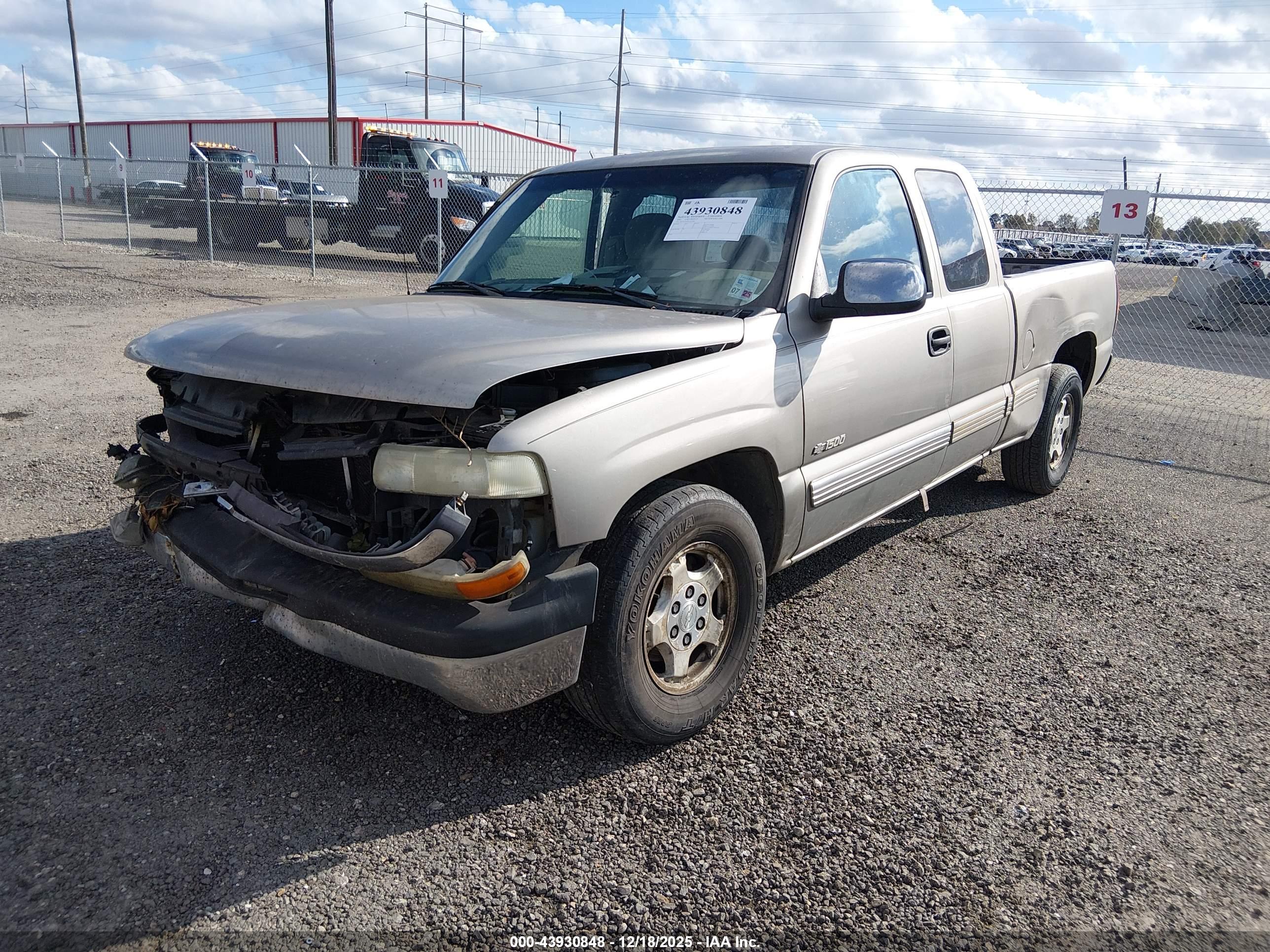 CHEVROLET SILVERADO image 2