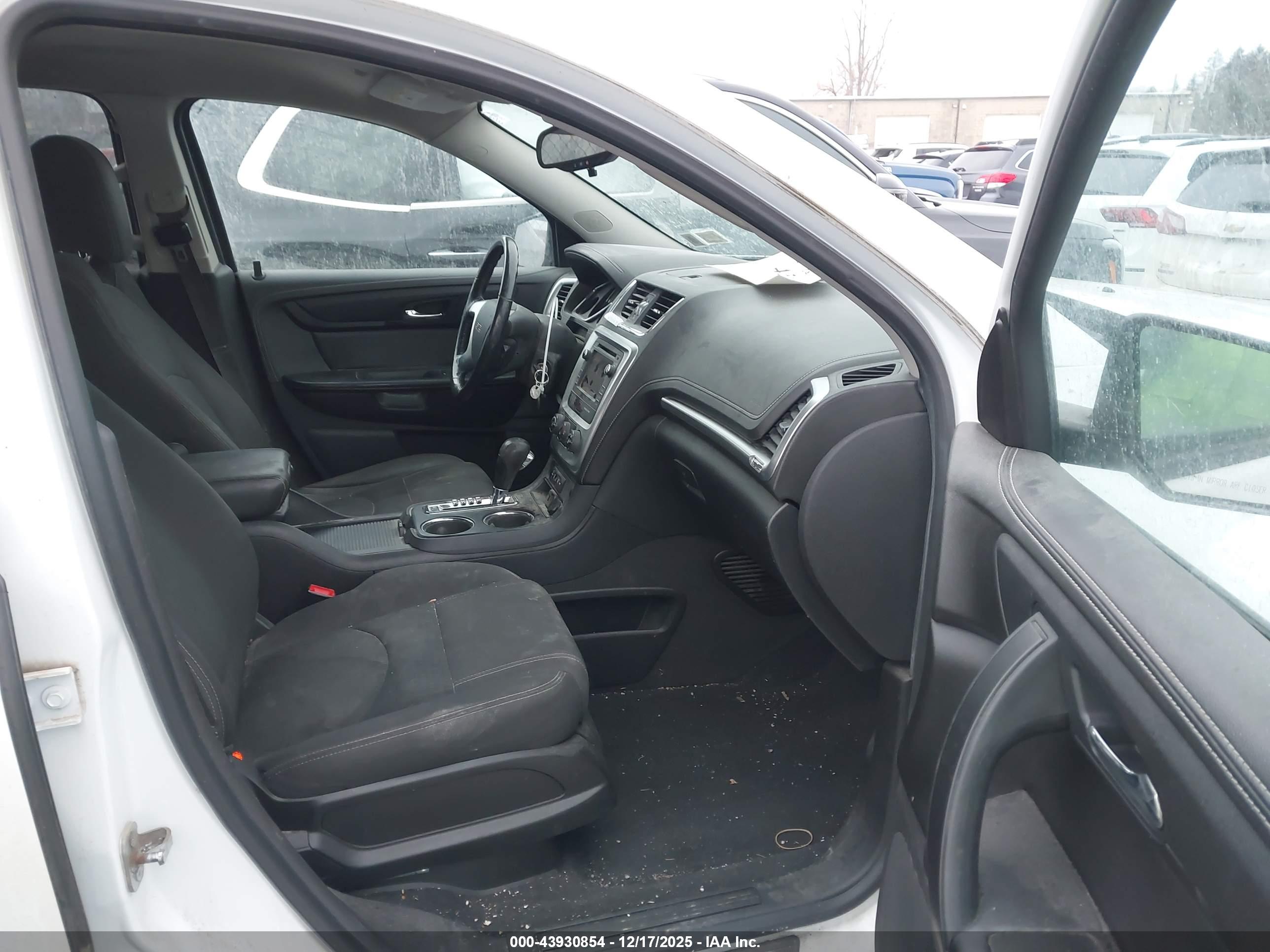 GMC ACADIA image 5