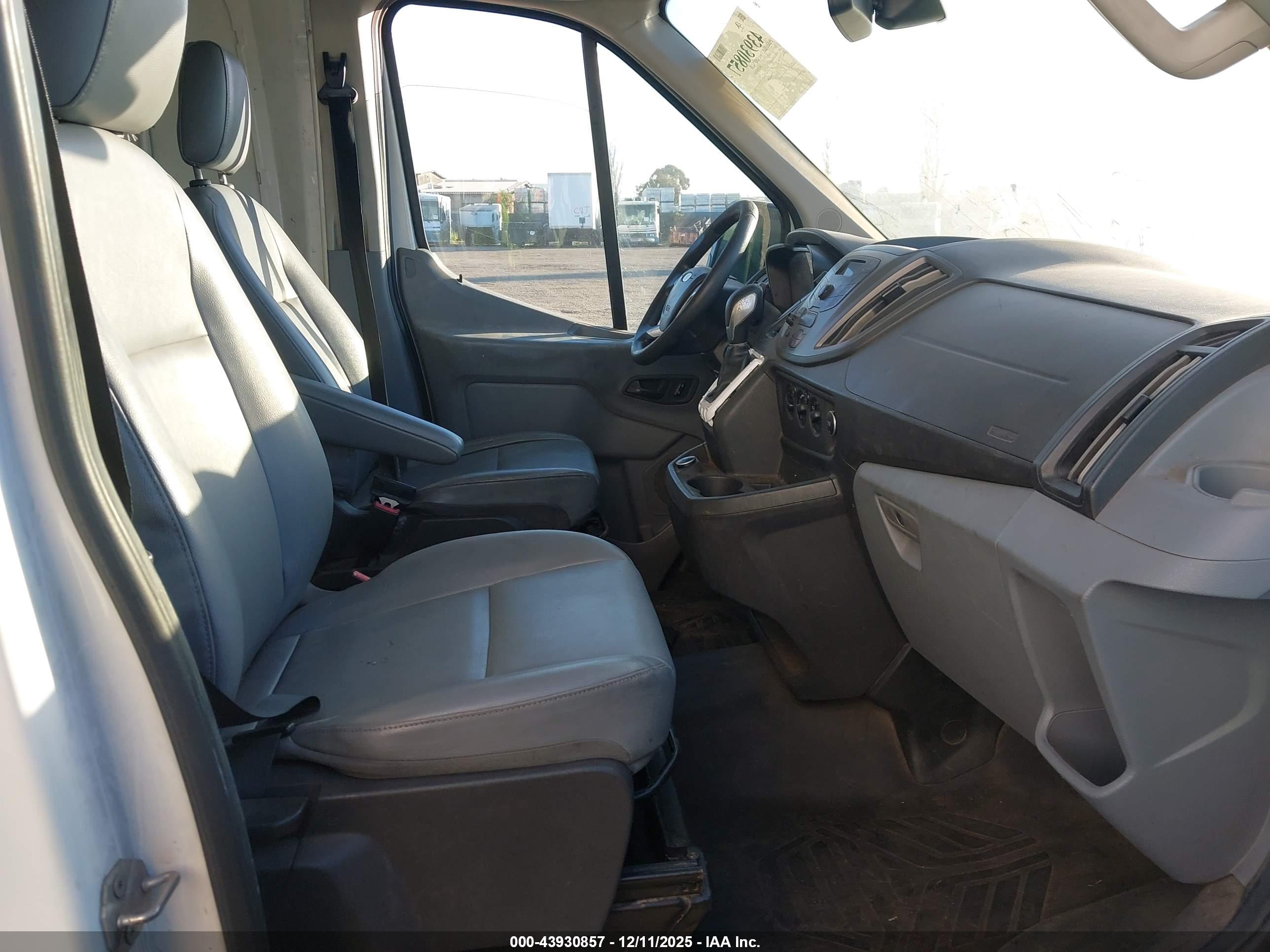 FORD TRANSIT-250 image 5