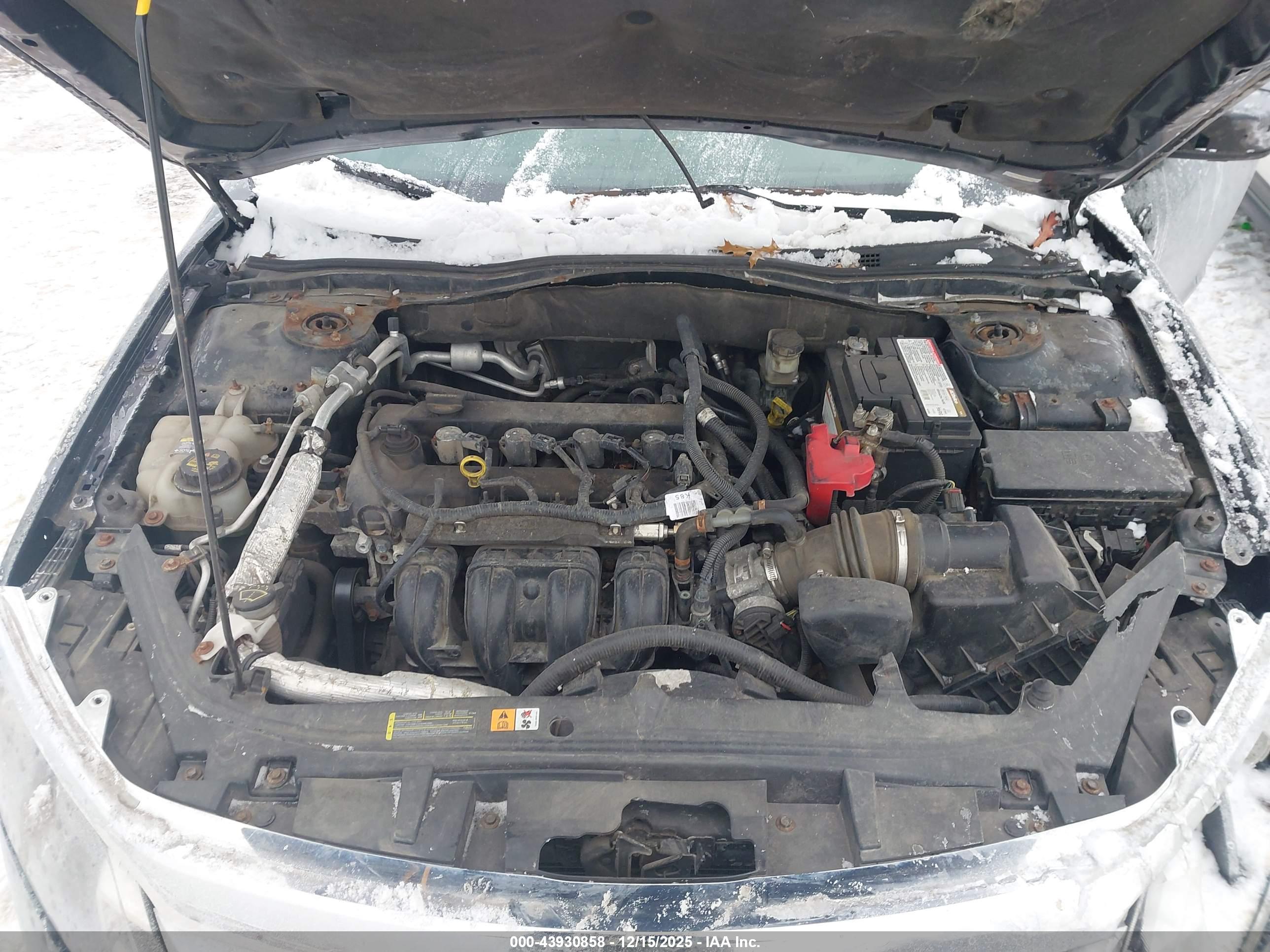 FORD FUSION image 10
