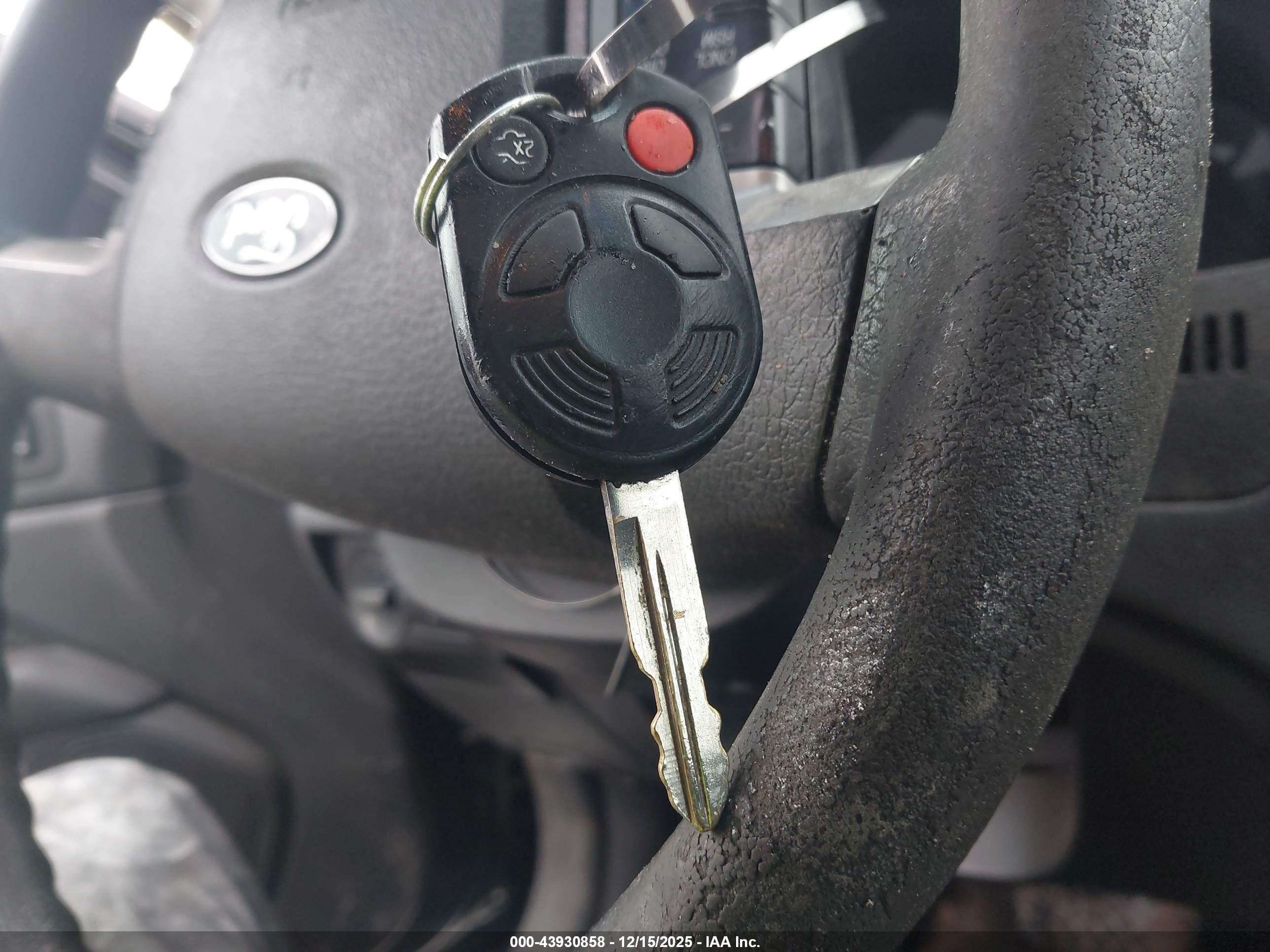 FORD FUSION image 11