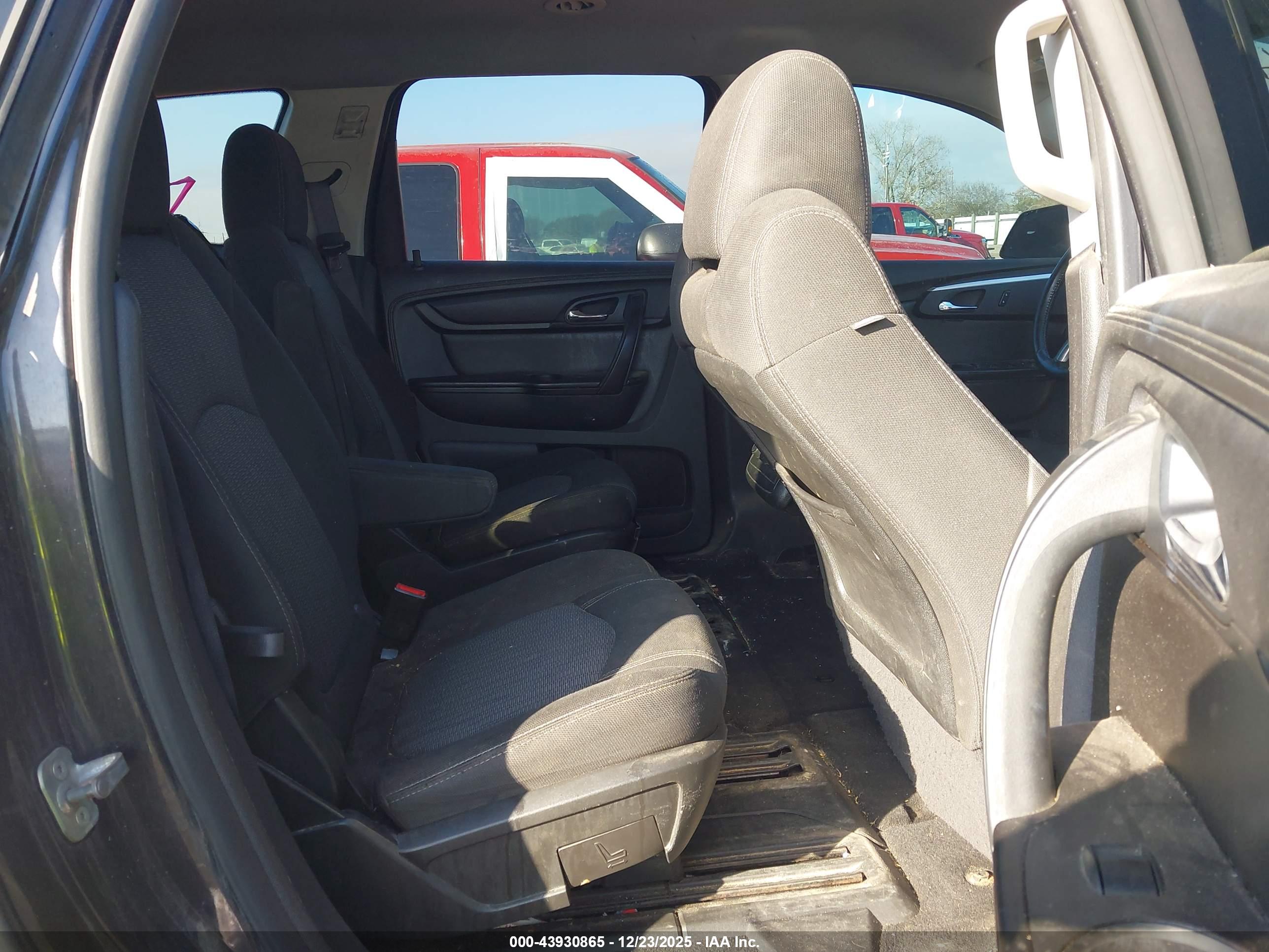 CHEVROLET TRAVERSE image 8