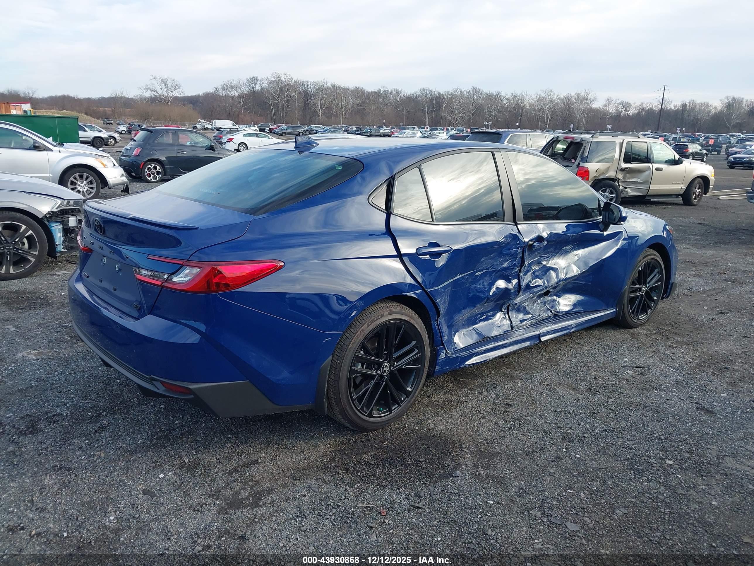 TOYOTA CAMRY image 4