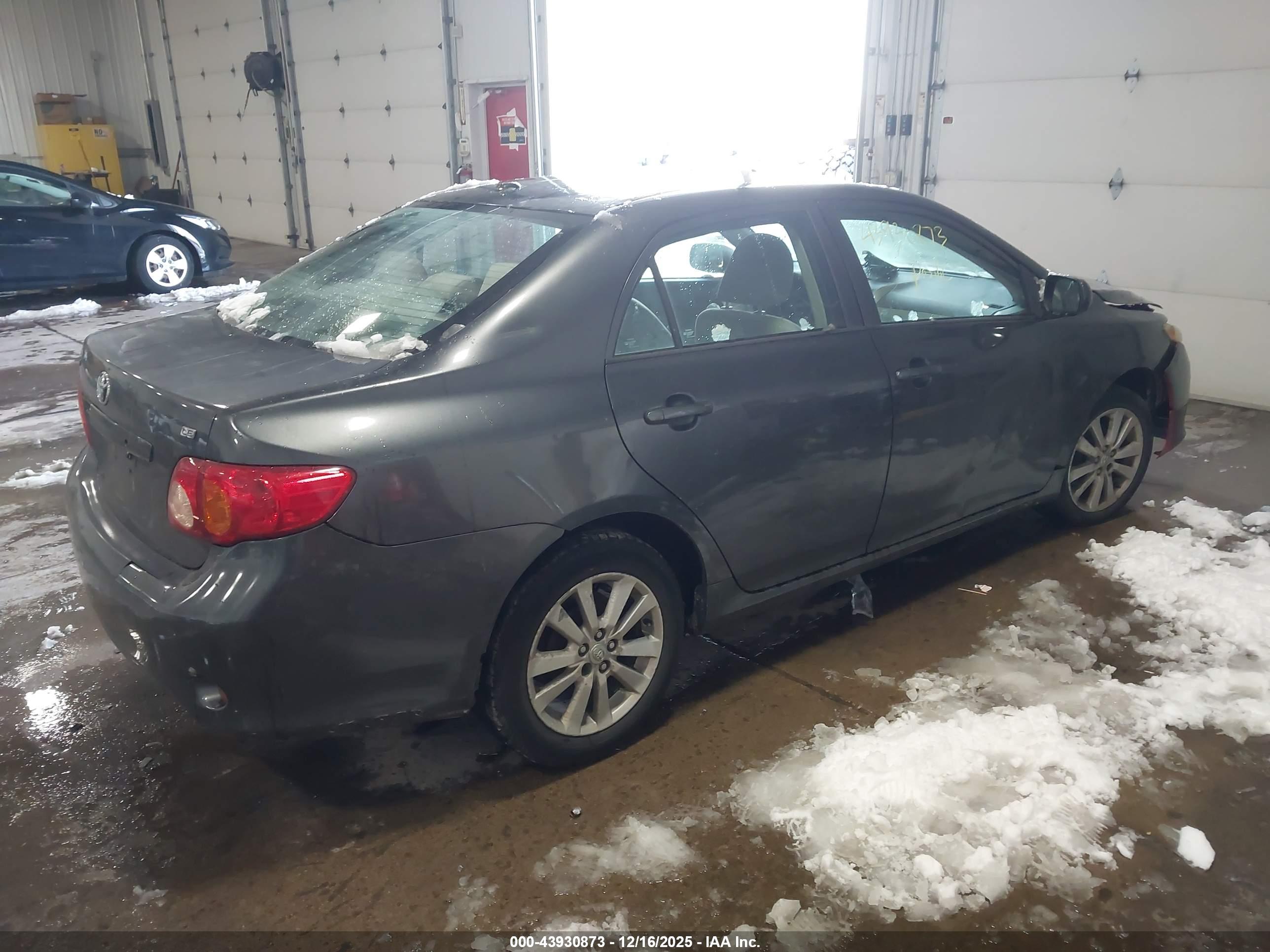 TOYOTA COROLLA image 4