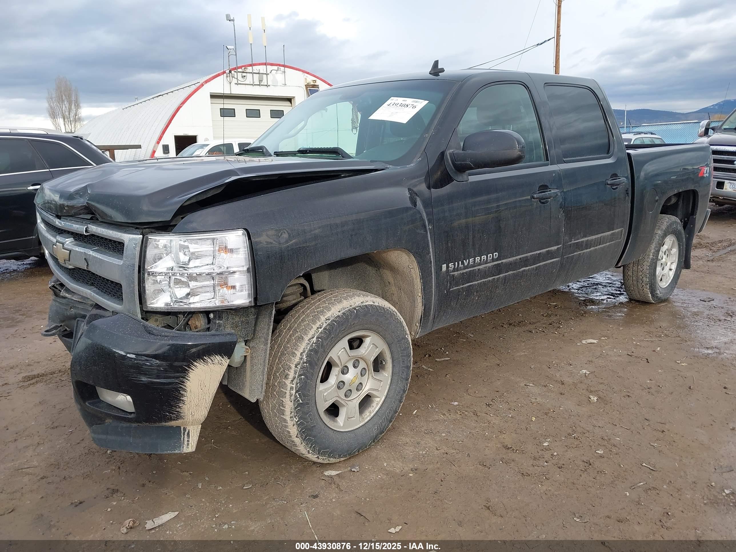 CHEVROLET SILVERADO image 2