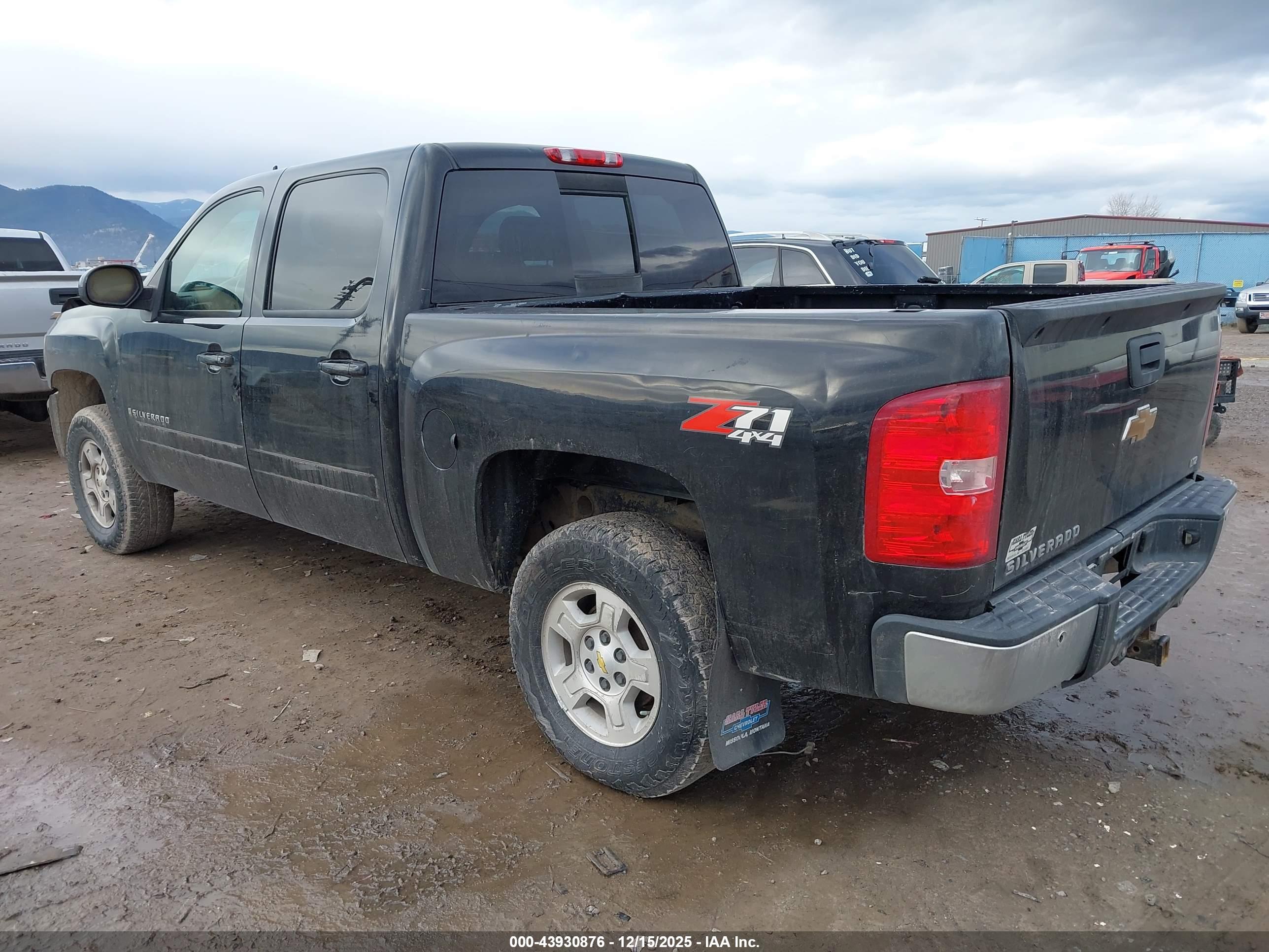 CHEVROLET SILVERADO image 3