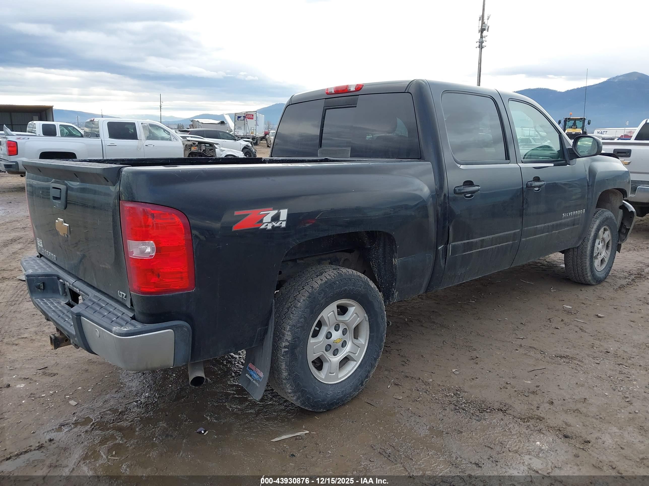 CHEVROLET SILVERADO image 4