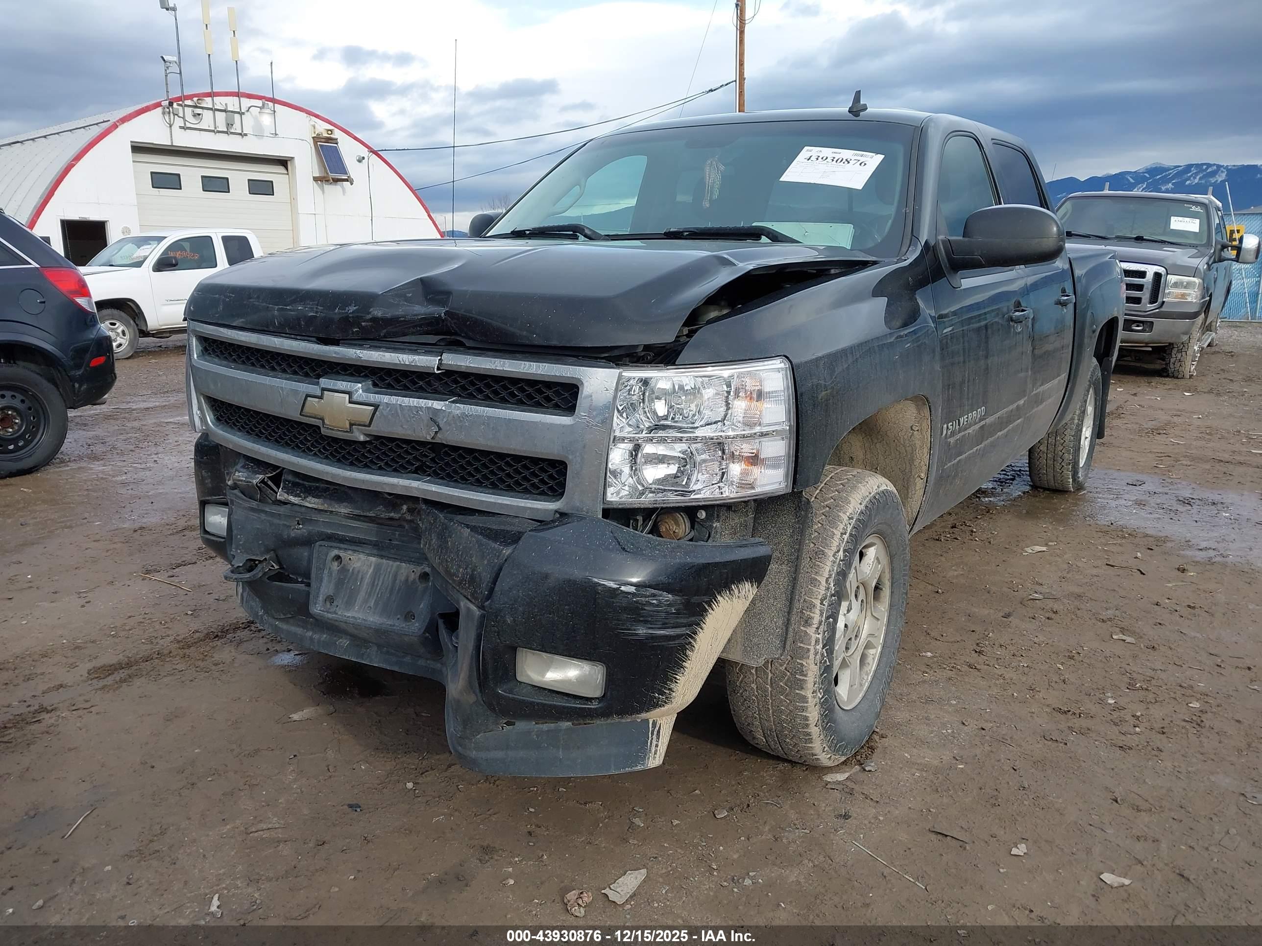 CHEVROLET SILVERADO image 6