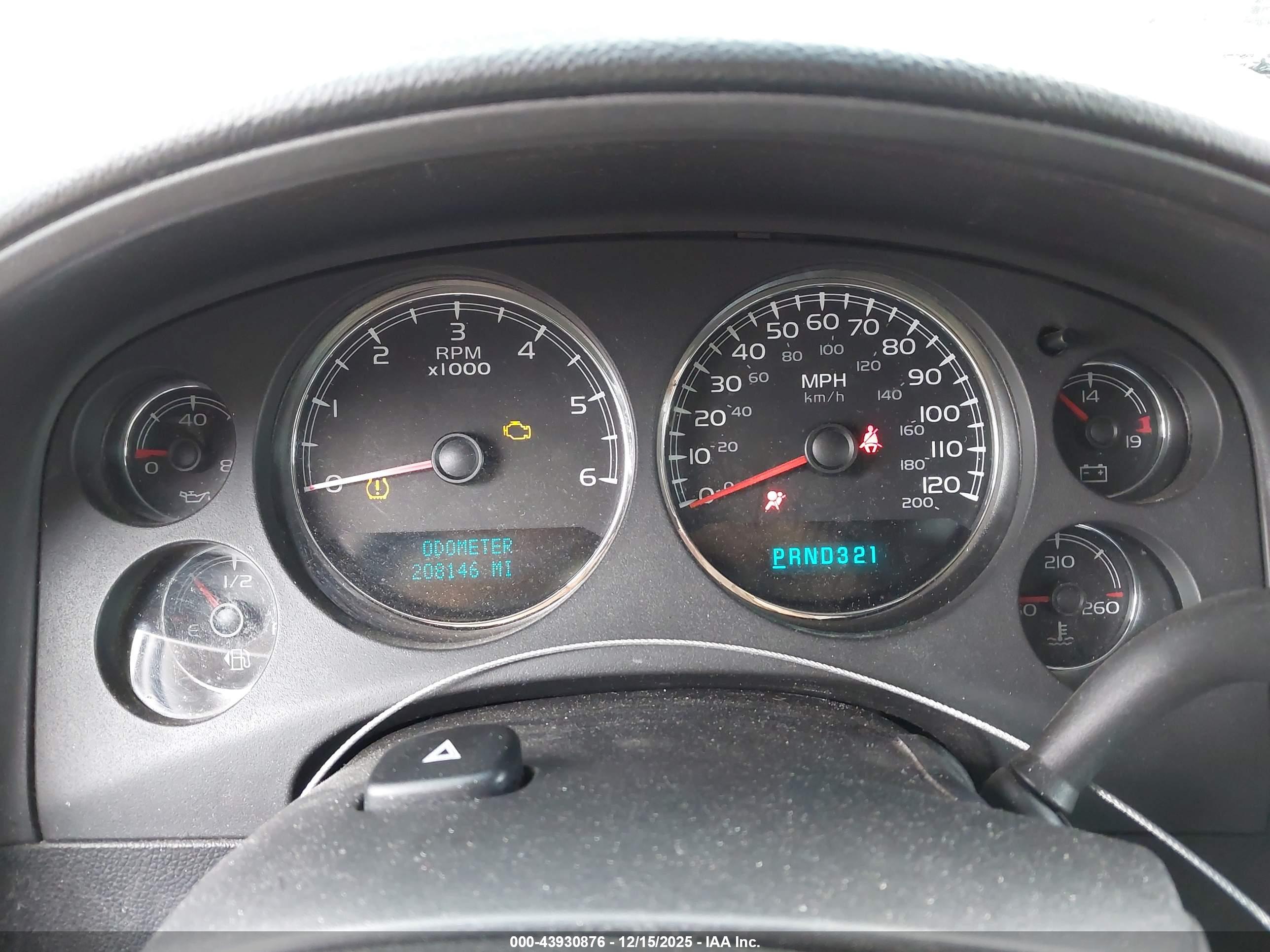 CHEVROLET SILVERADO image 7