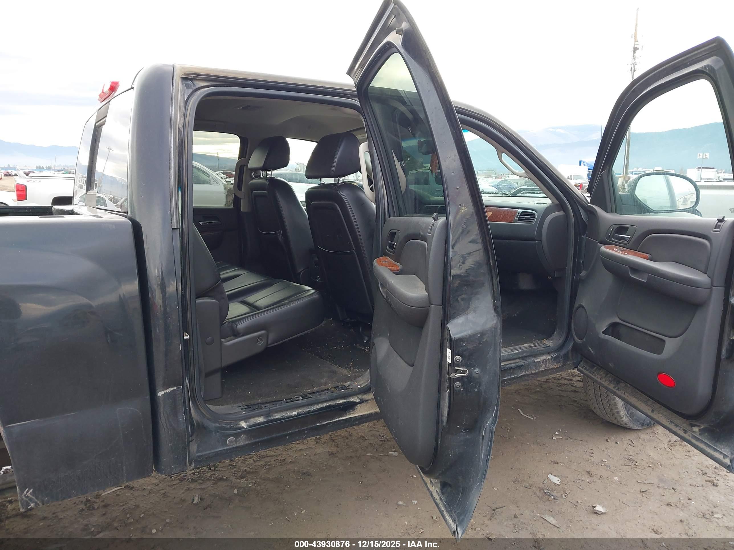 CHEVROLET SILVERADO image 8